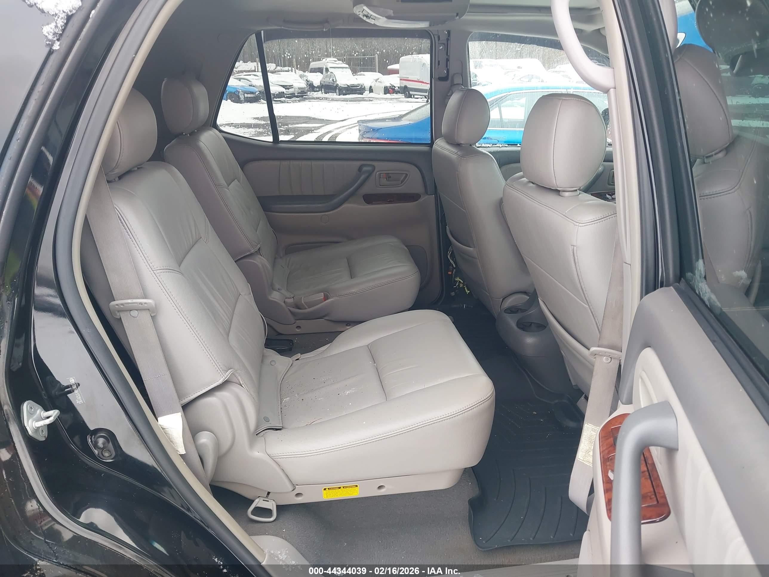 TOYOTA SEQUOIA image 8