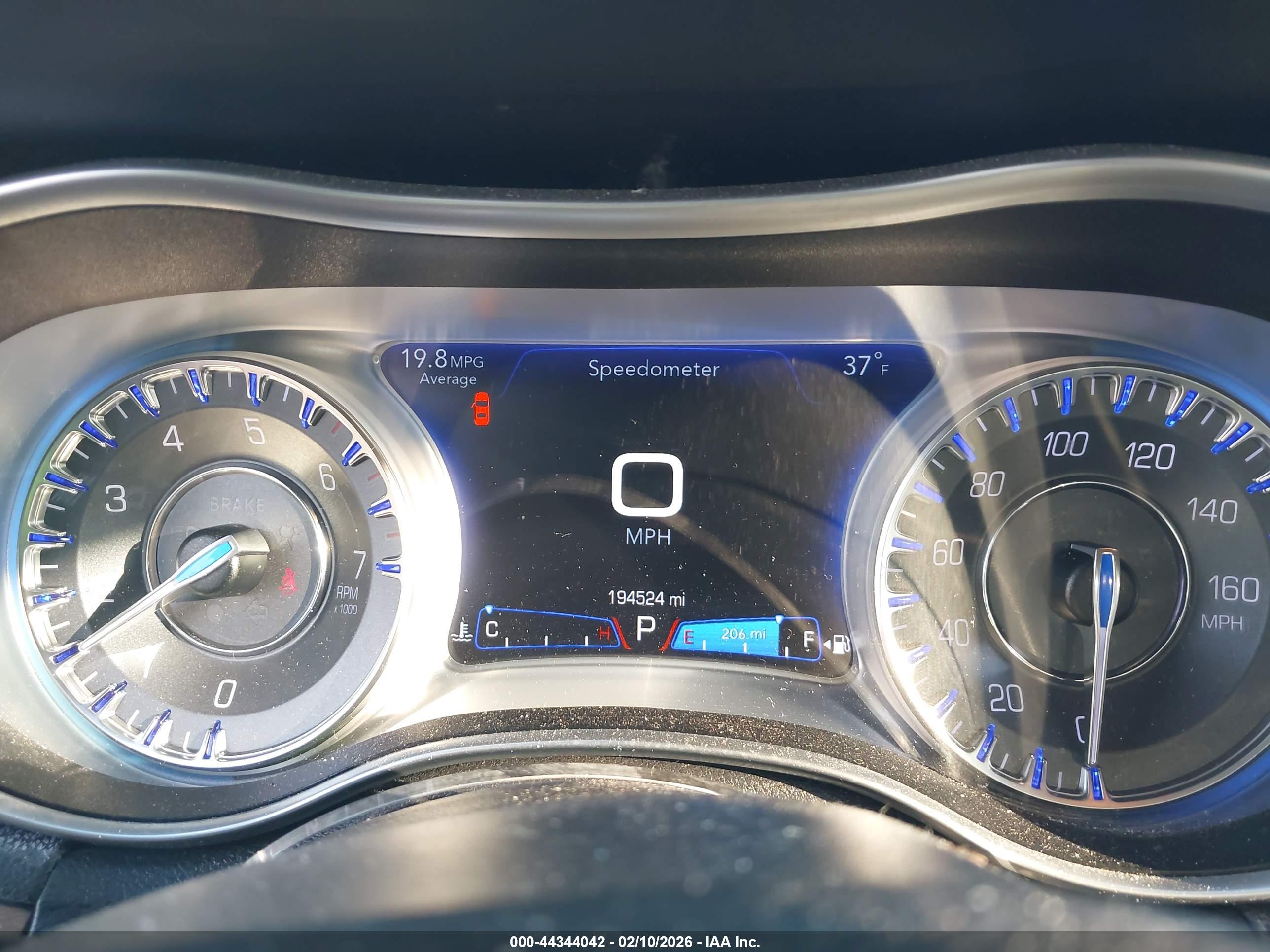 CHRYSLER 300 image 7