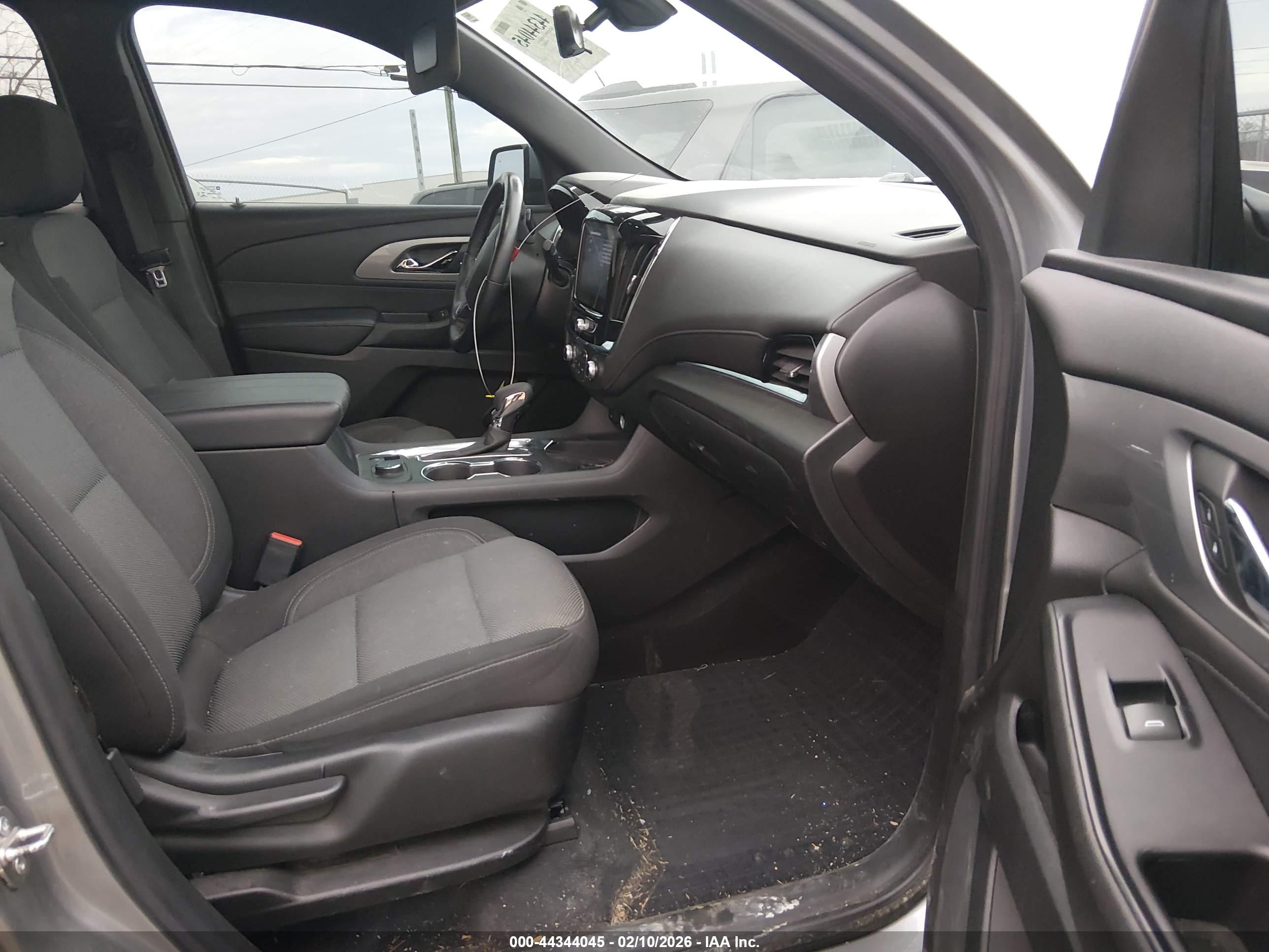CHEVROLET TRAVERSE image 5