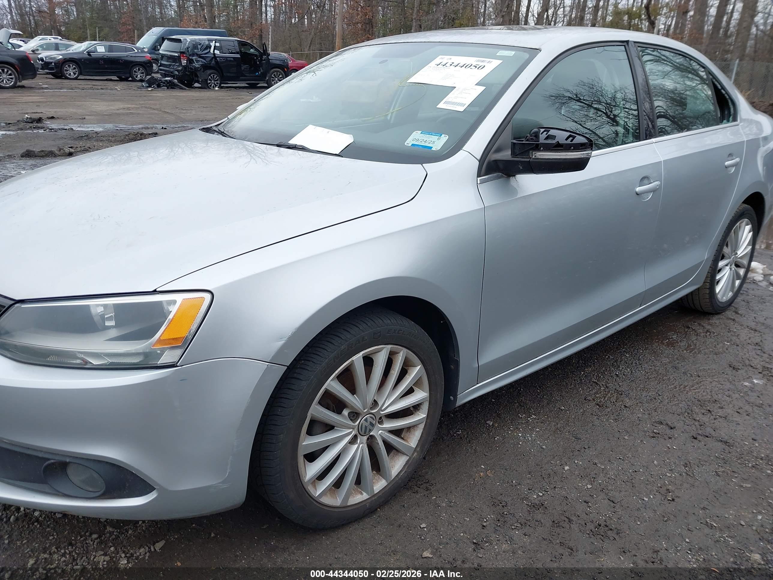 VOLKSWAGEN JETTA image 6