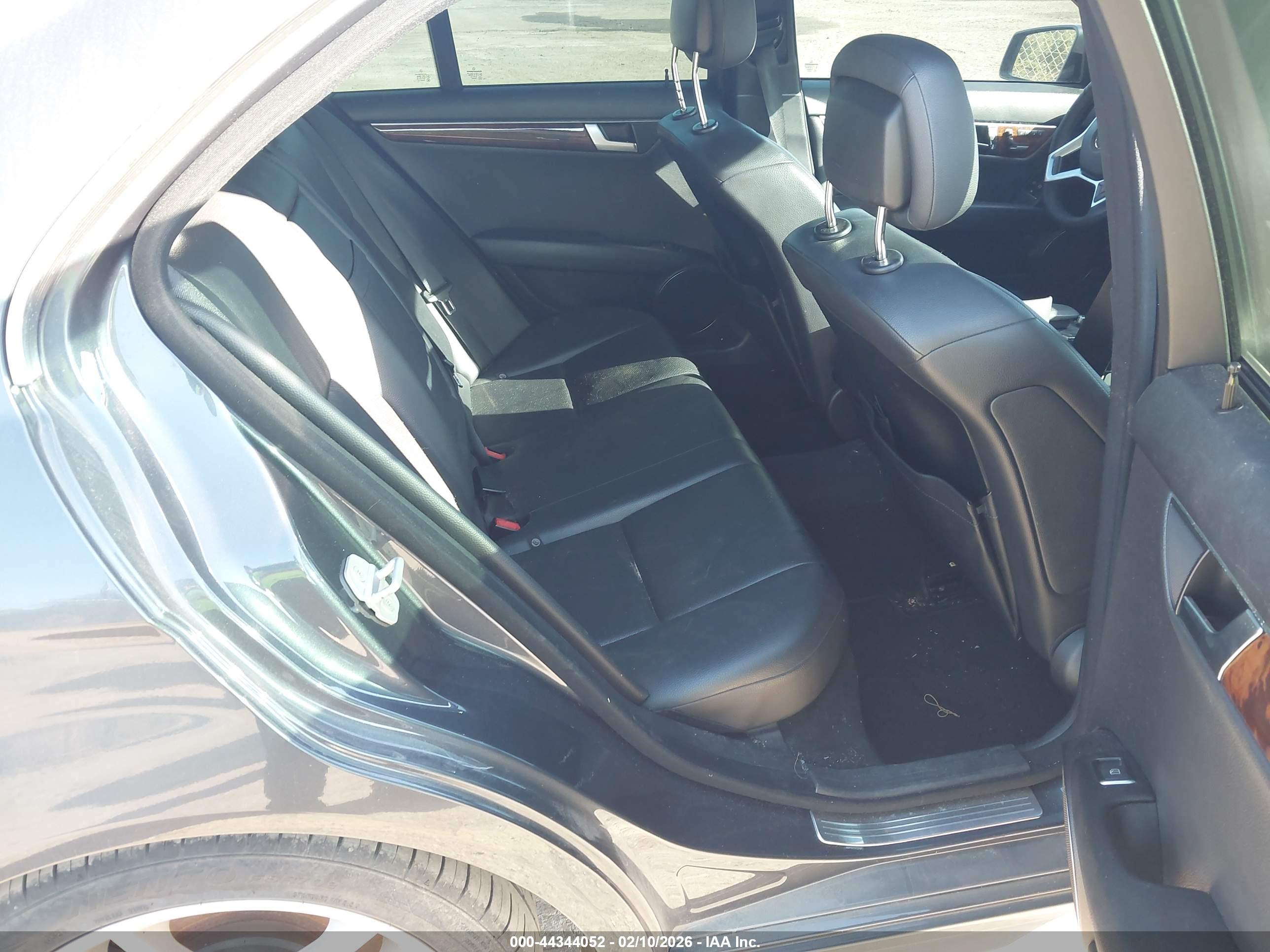 MERCEDES-BENZ C image 8