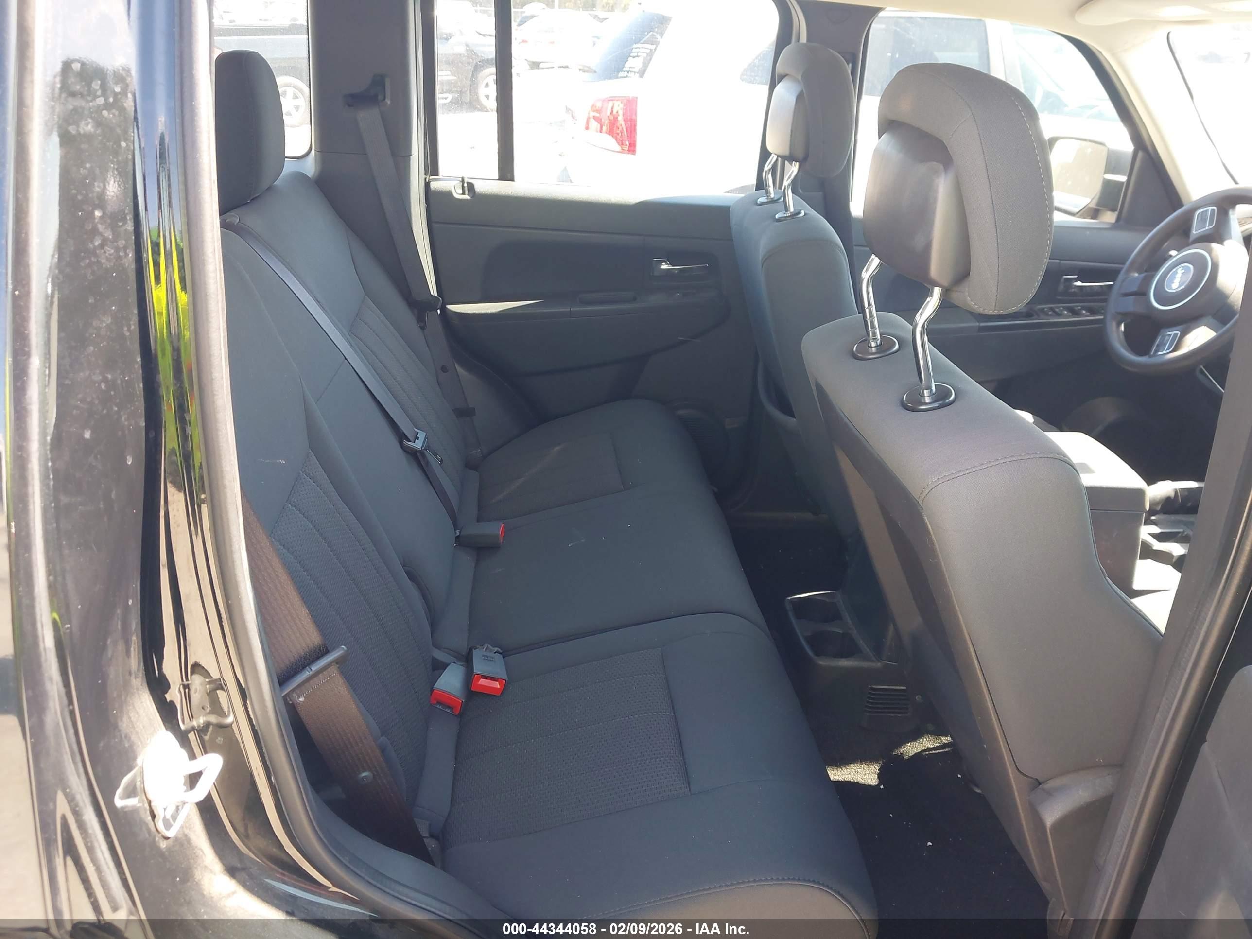 JEEP LIBERTY image 8