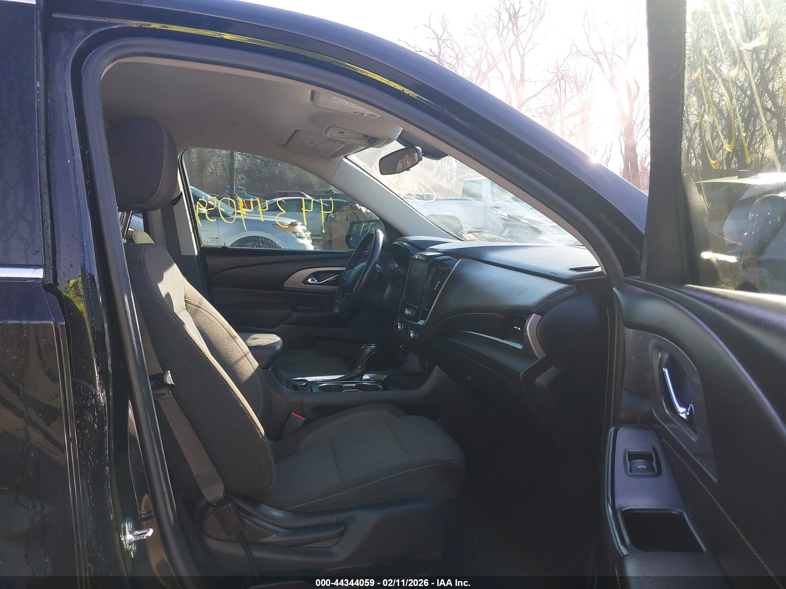CHEVROLET TRAVERSE image 5