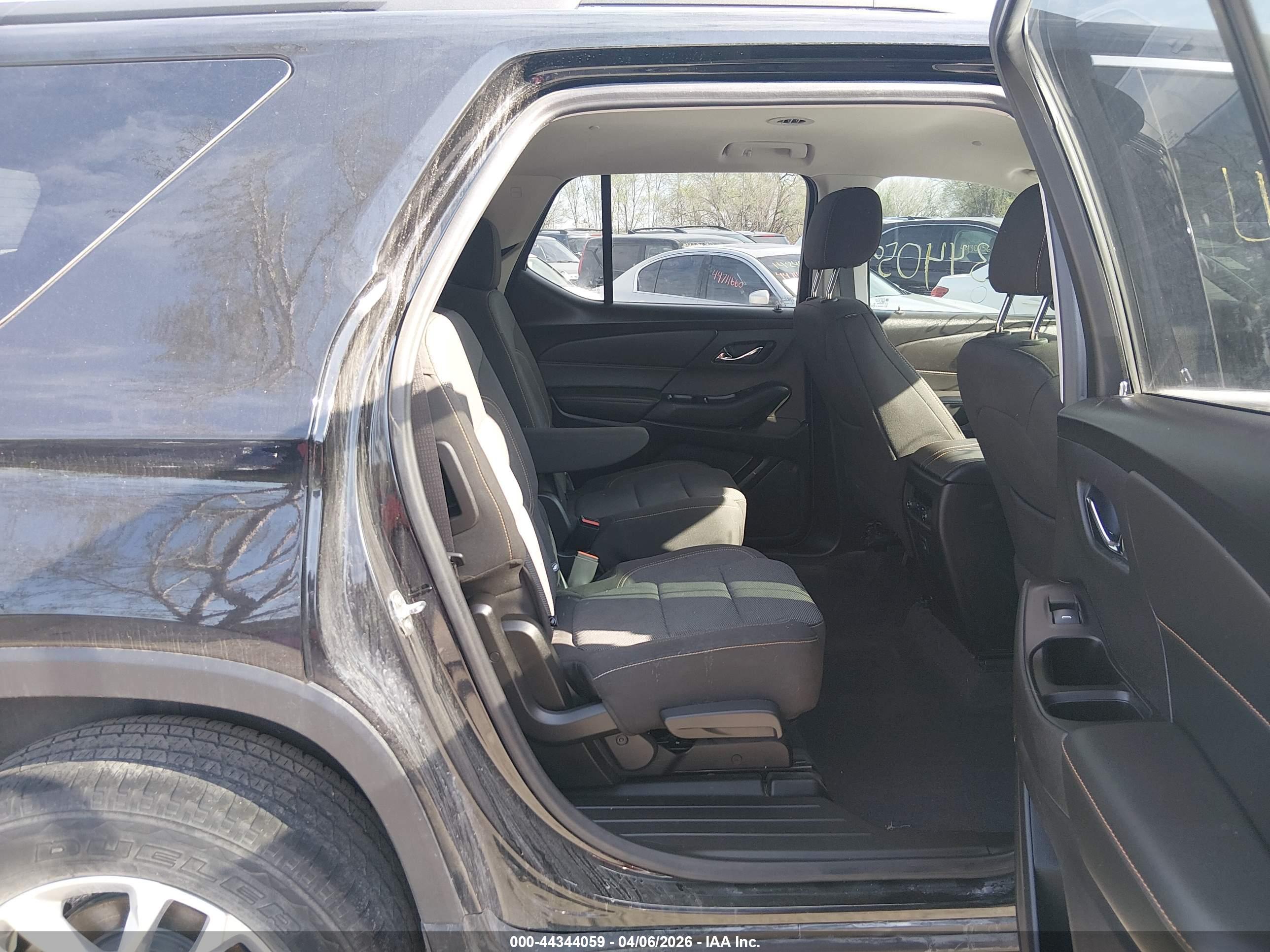 CHEVROLET TRAVERSE image 8