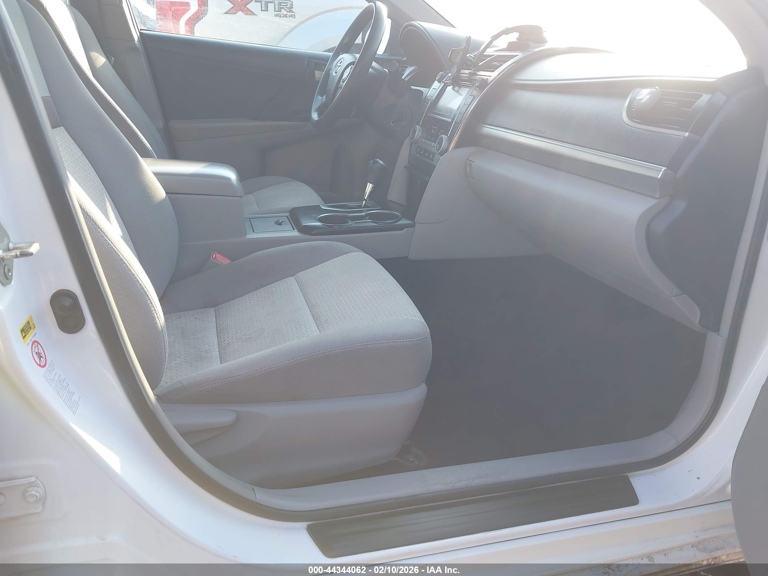 TOYOTA CAMRY image 5