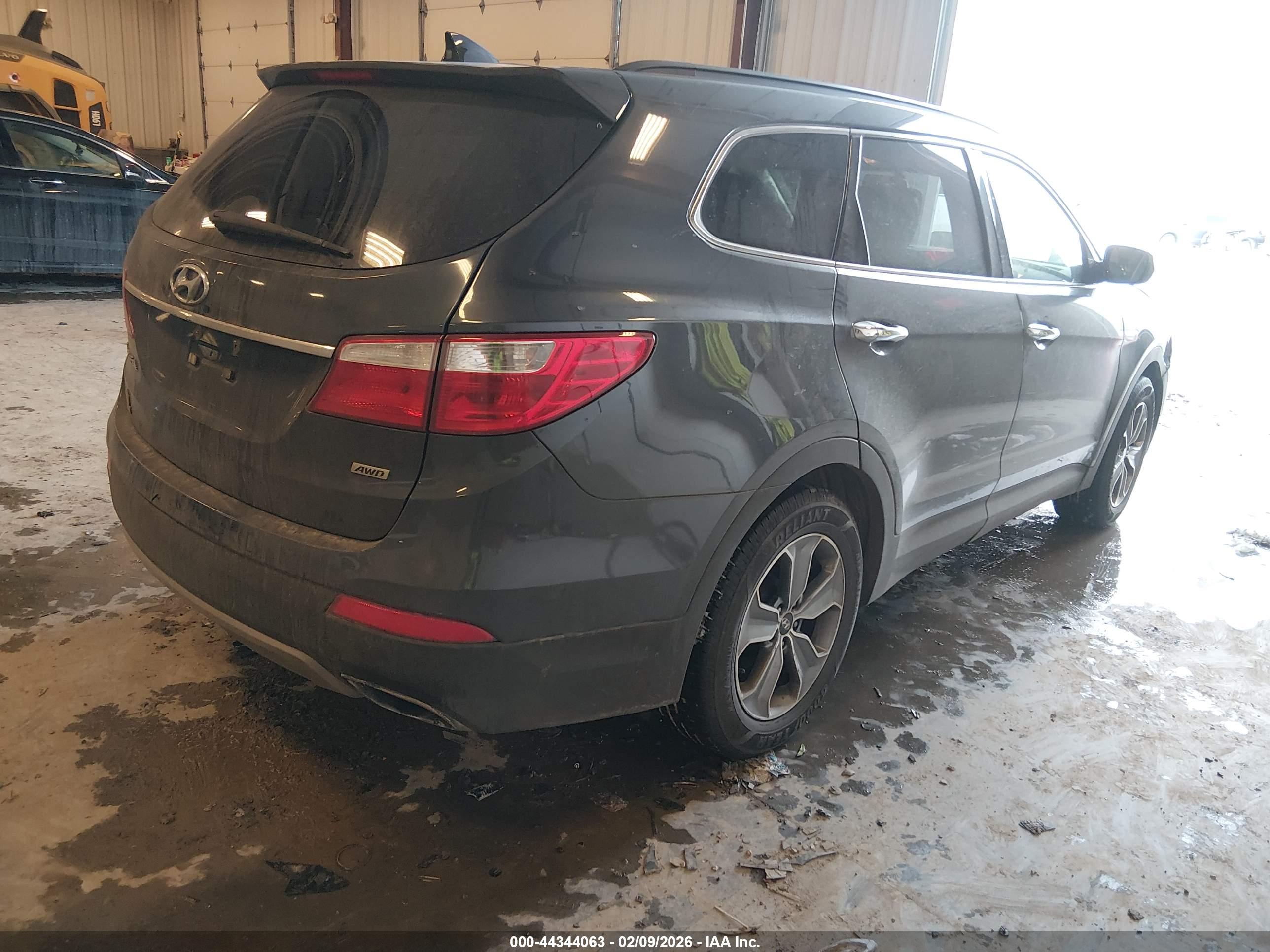 HYUNDAI SANTA image 4