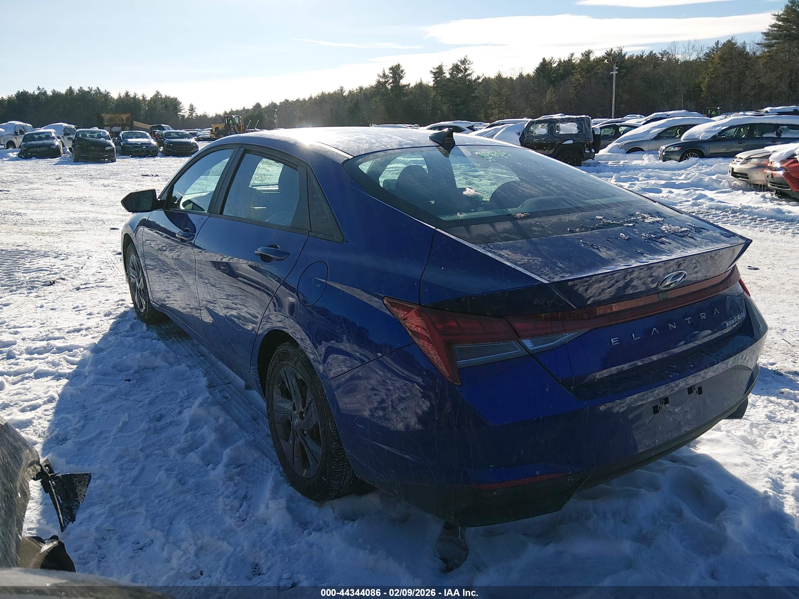 HYUNDAI ELANTRA image 3
