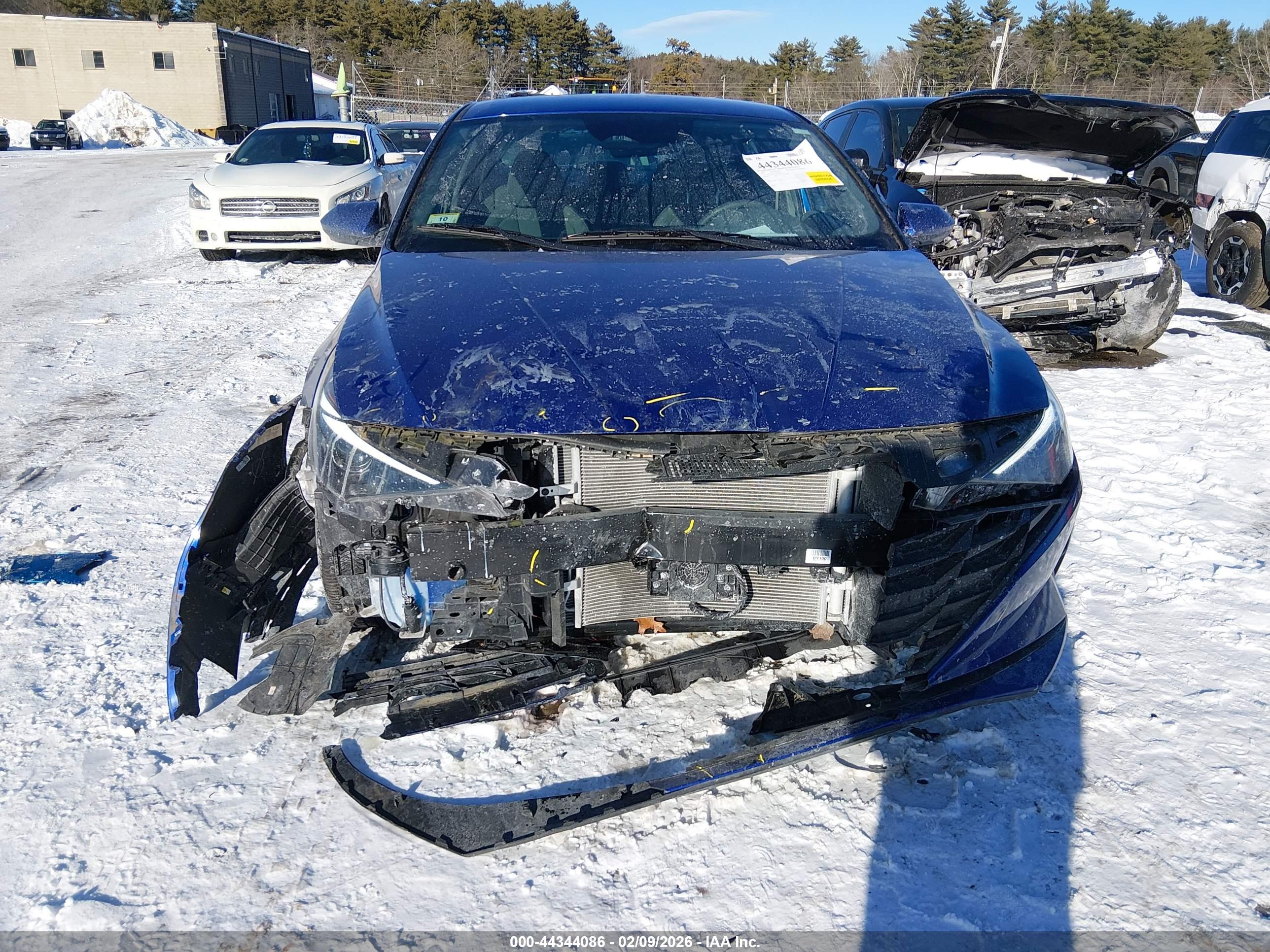HYUNDAI ELANTRA image 6
