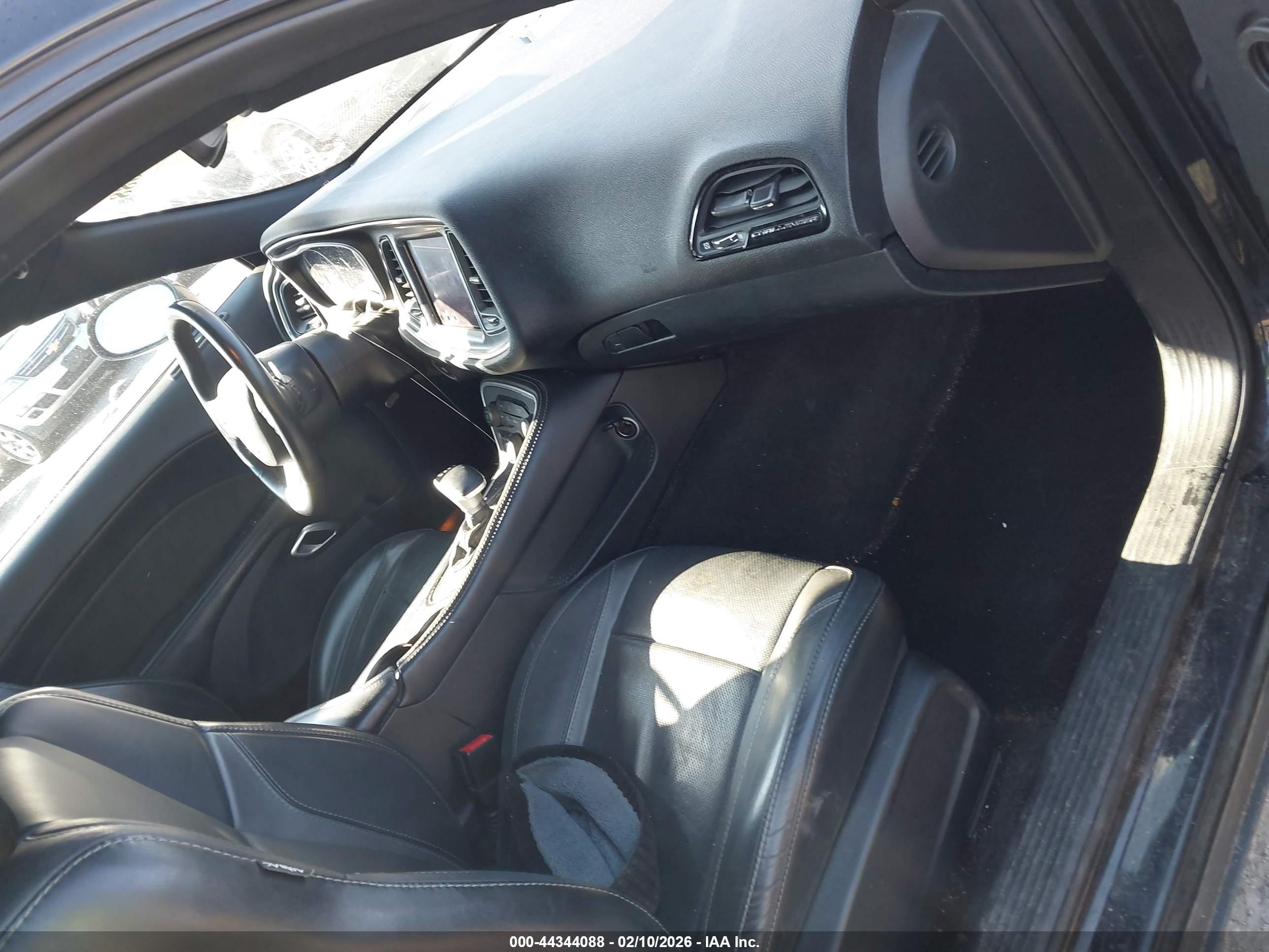 DODGE CHALLENGER image 5