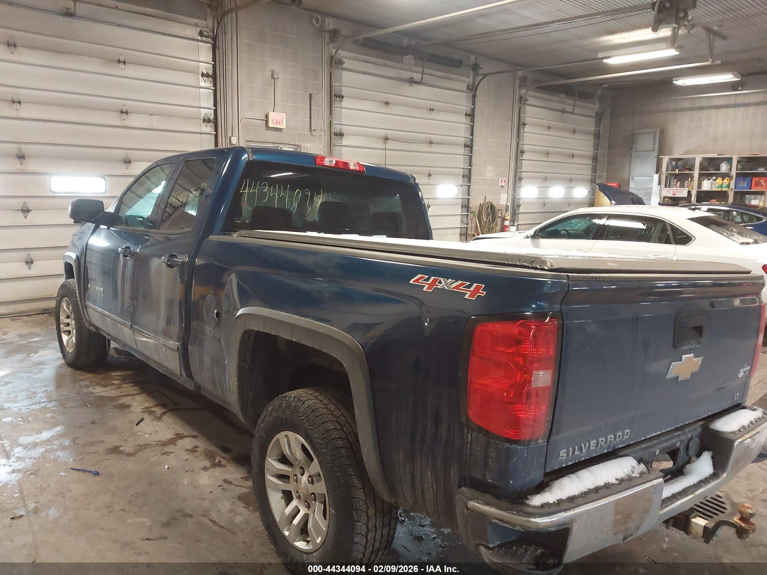 CHEVROLET SILVERADO image 3
