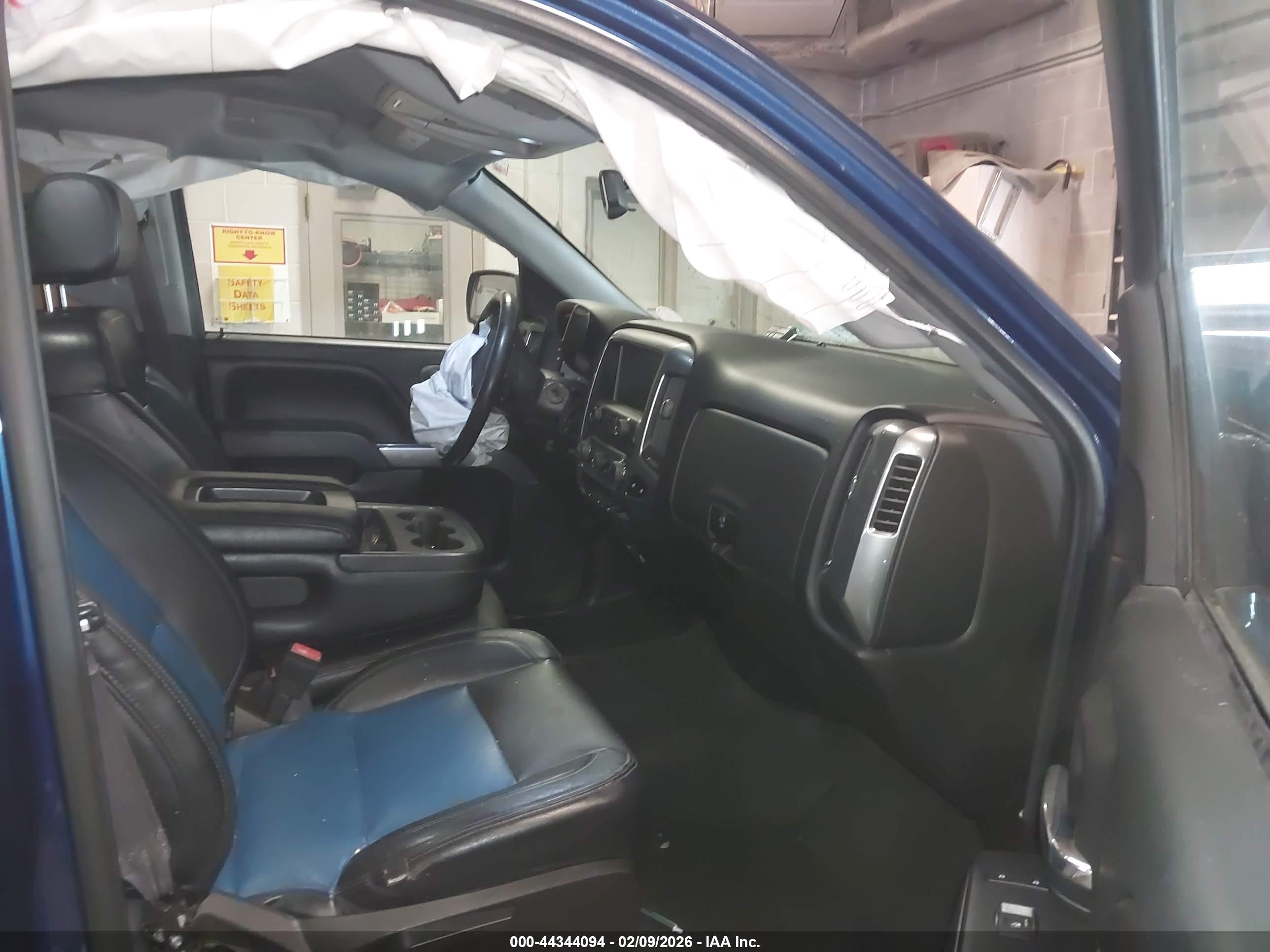 CHEVROLET SILVERADO image 5