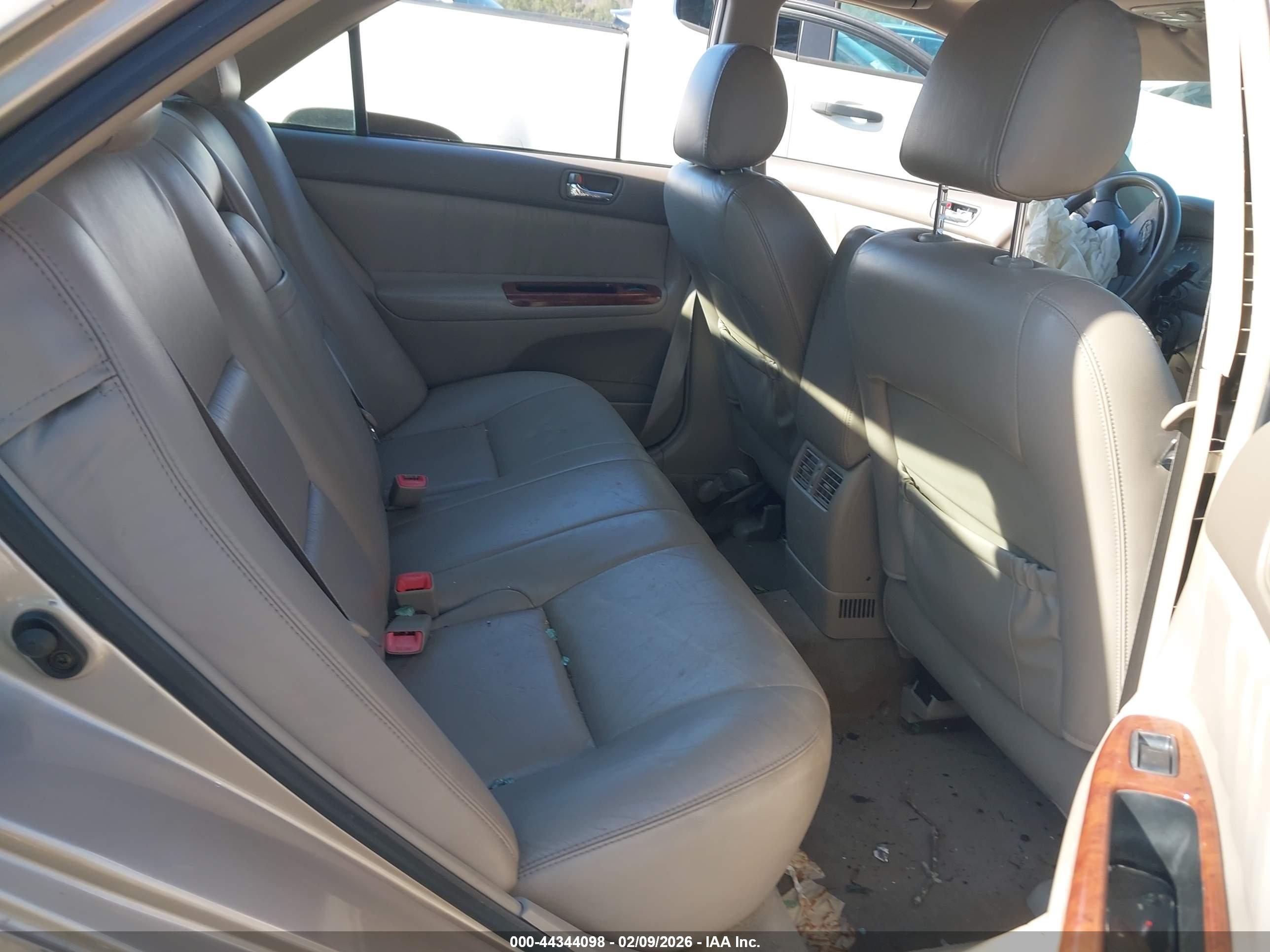 TOYOTA CAMRY image 8