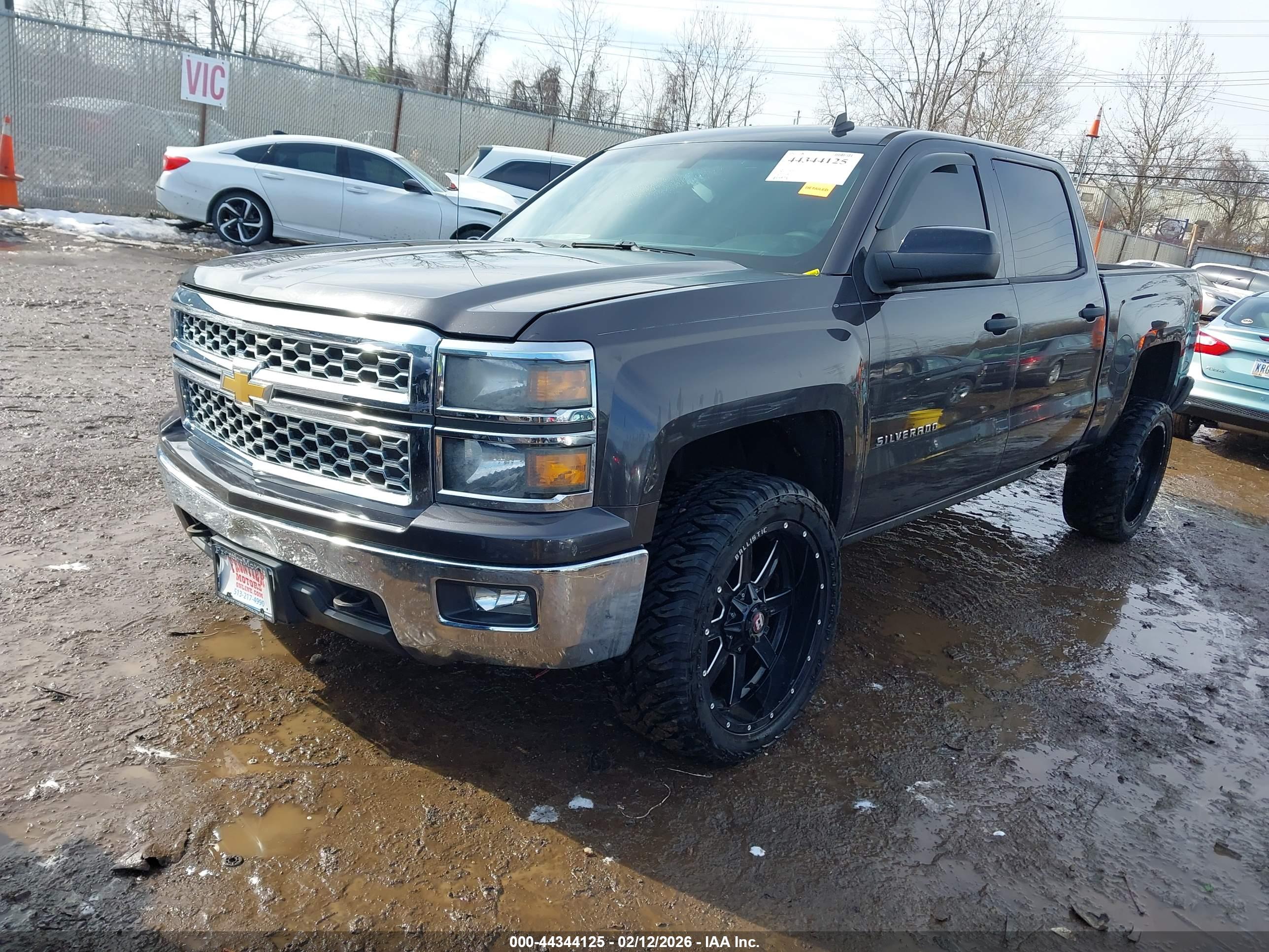 CHEVROLET SILVERADO image 2