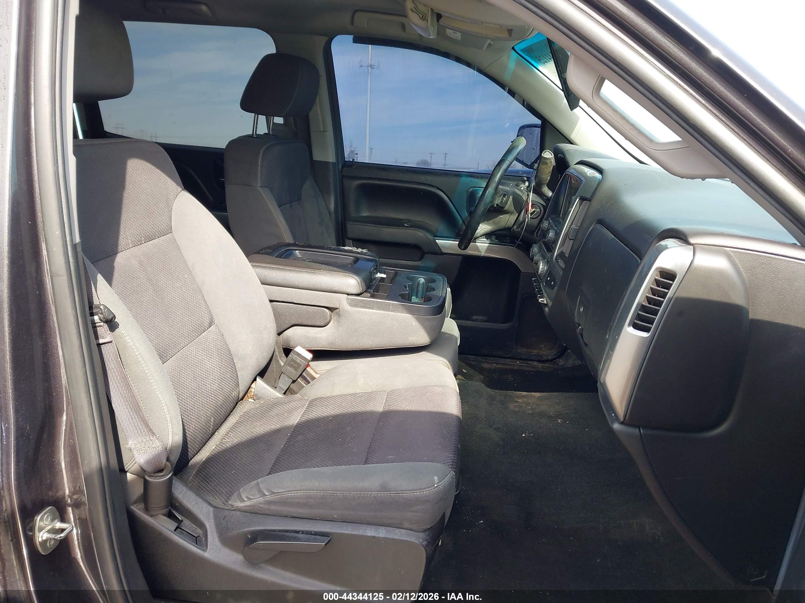 CHEVROLET SILVERADO image 5