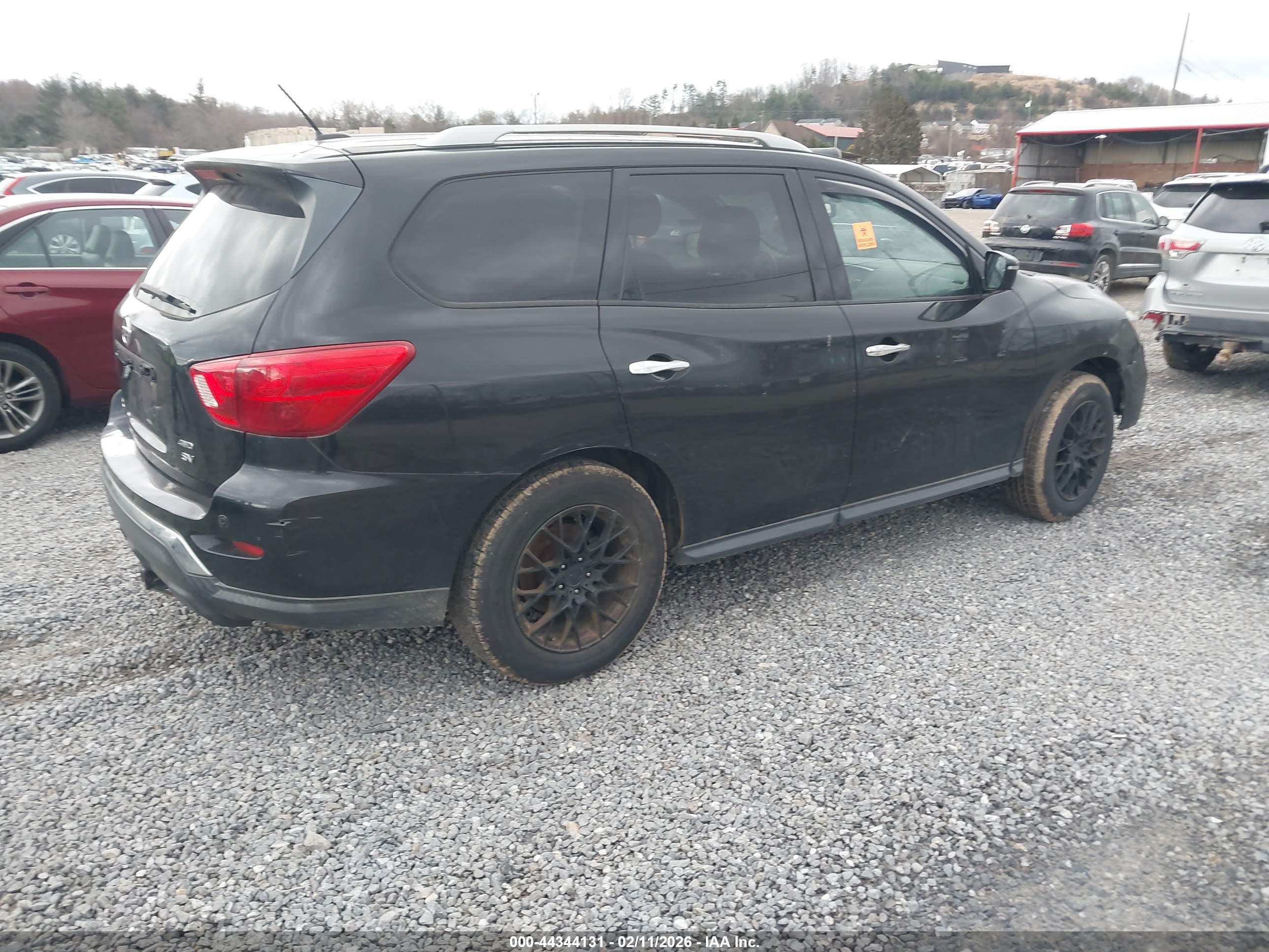 NISSAN PATHFINDER image 4