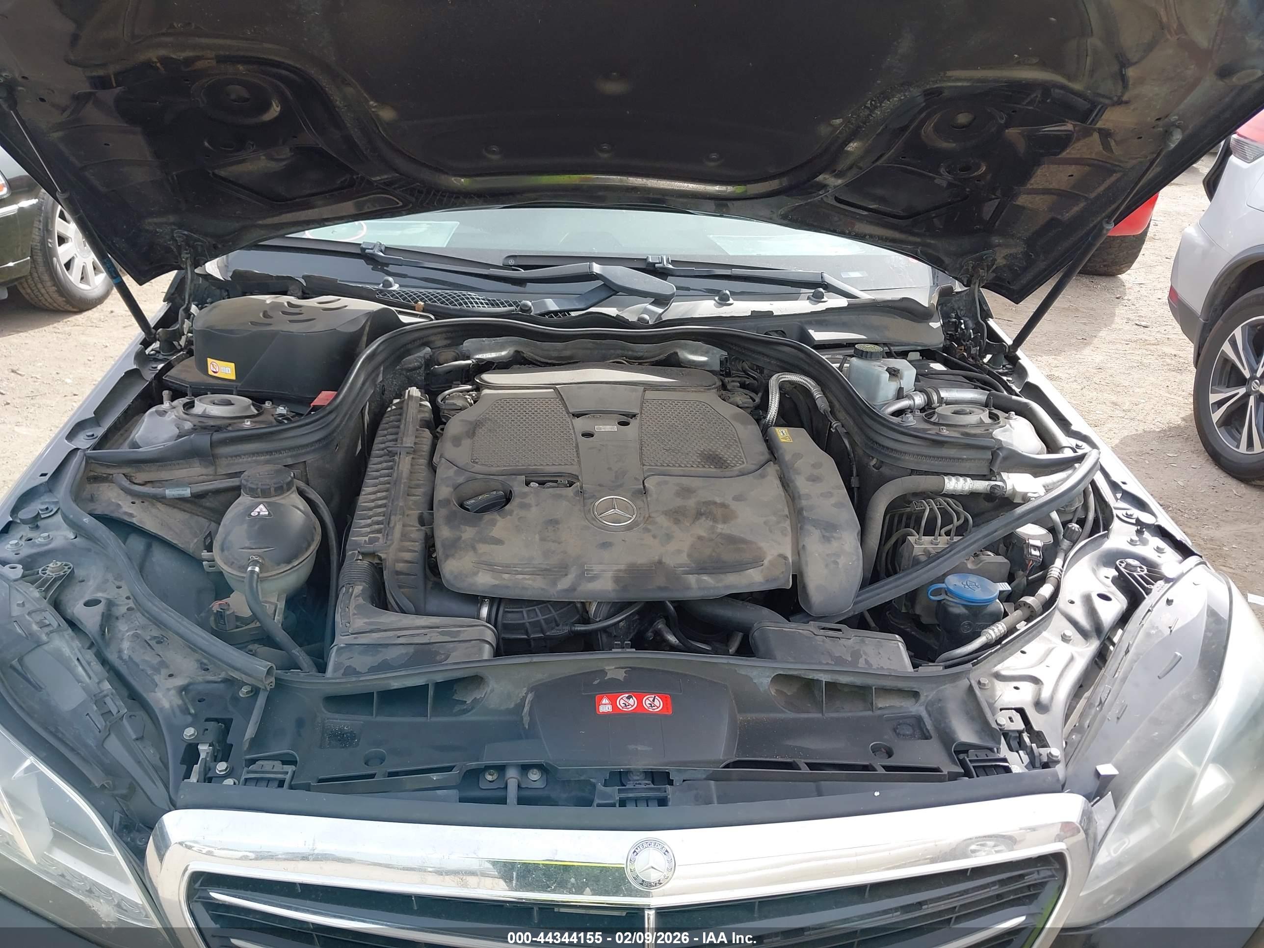 MERCEDES-BENZ E image 10