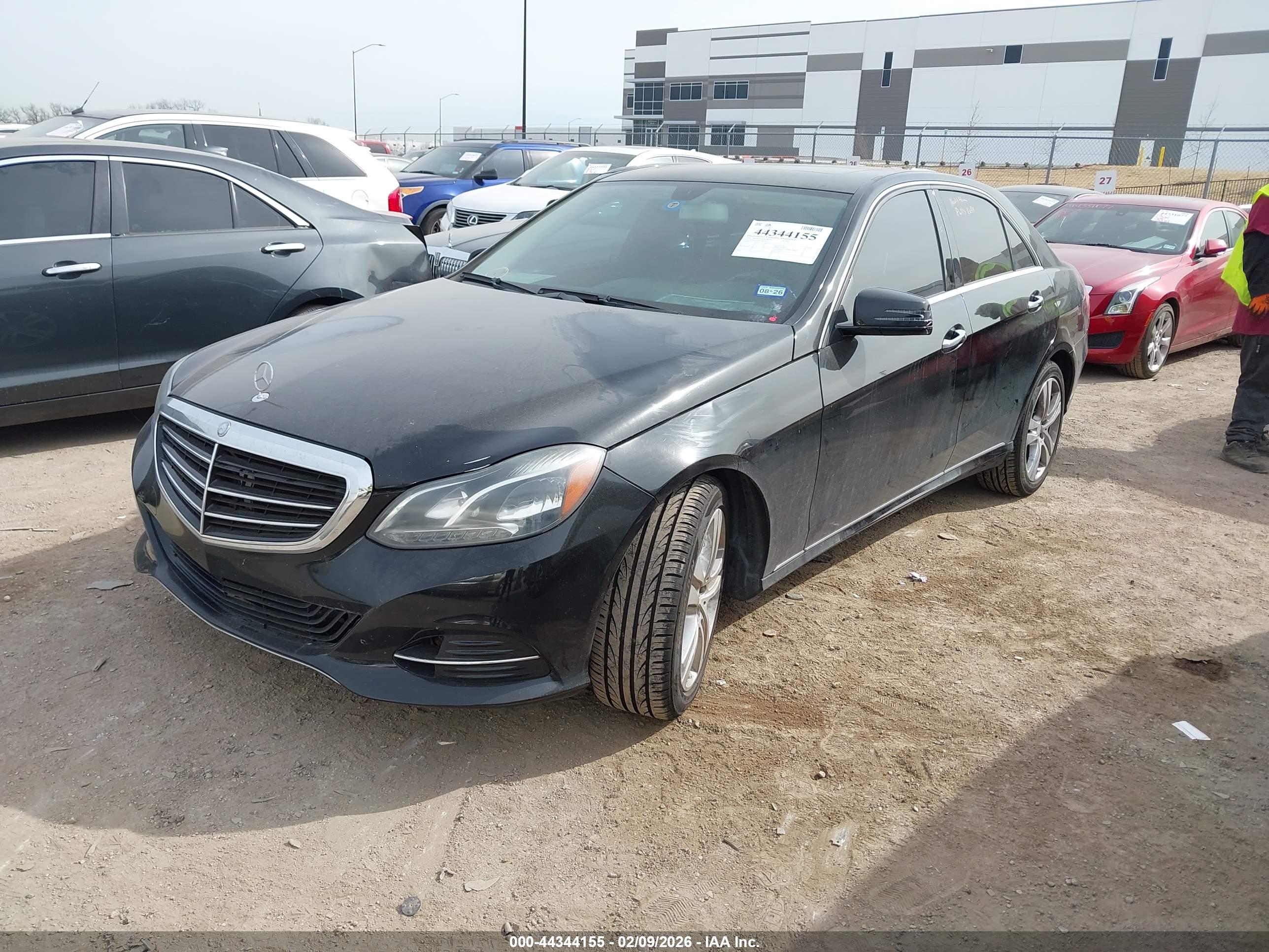 MERCEDES-BENZ E image 2