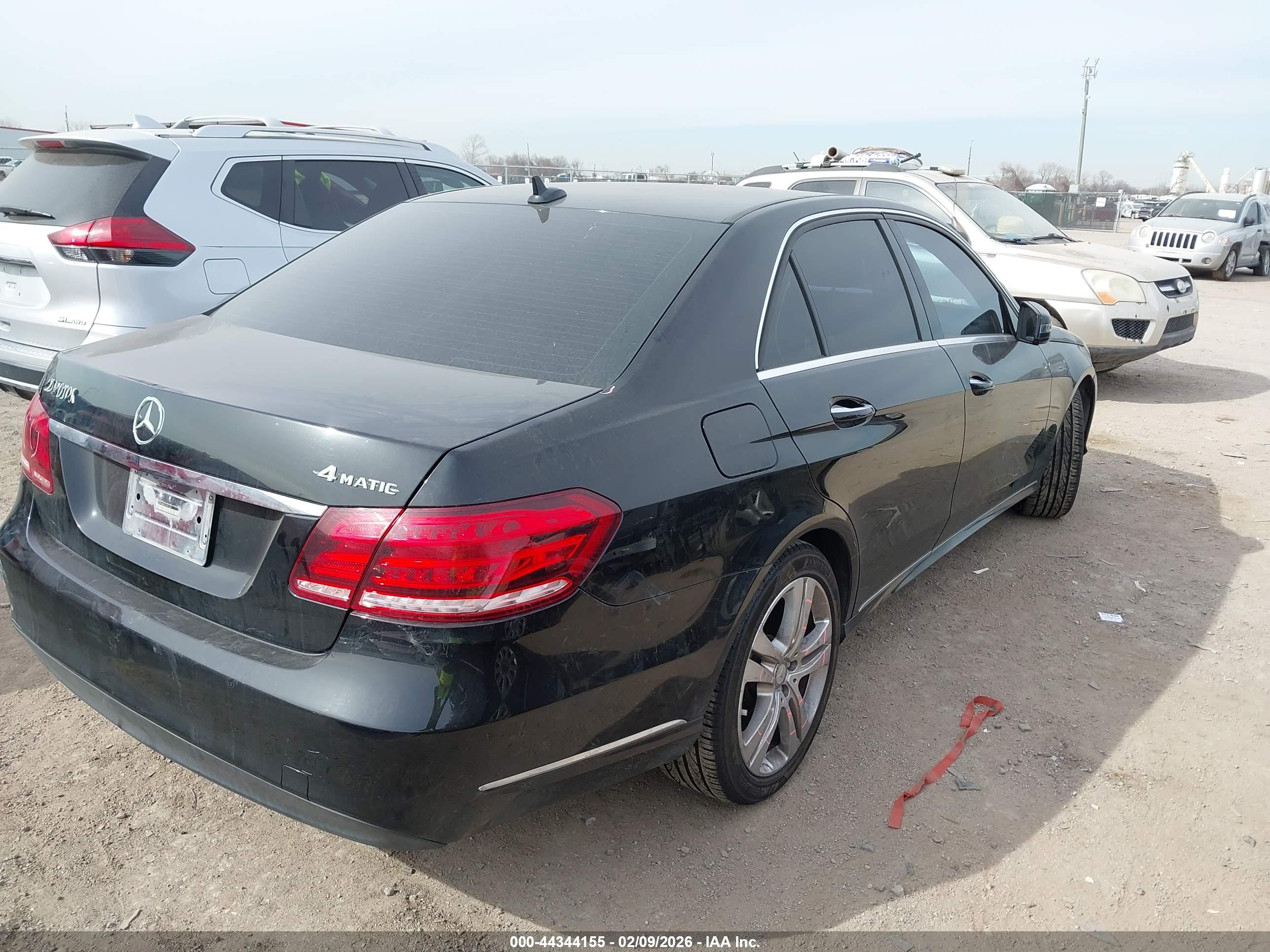 MERCEDES-BENZ E image 4
