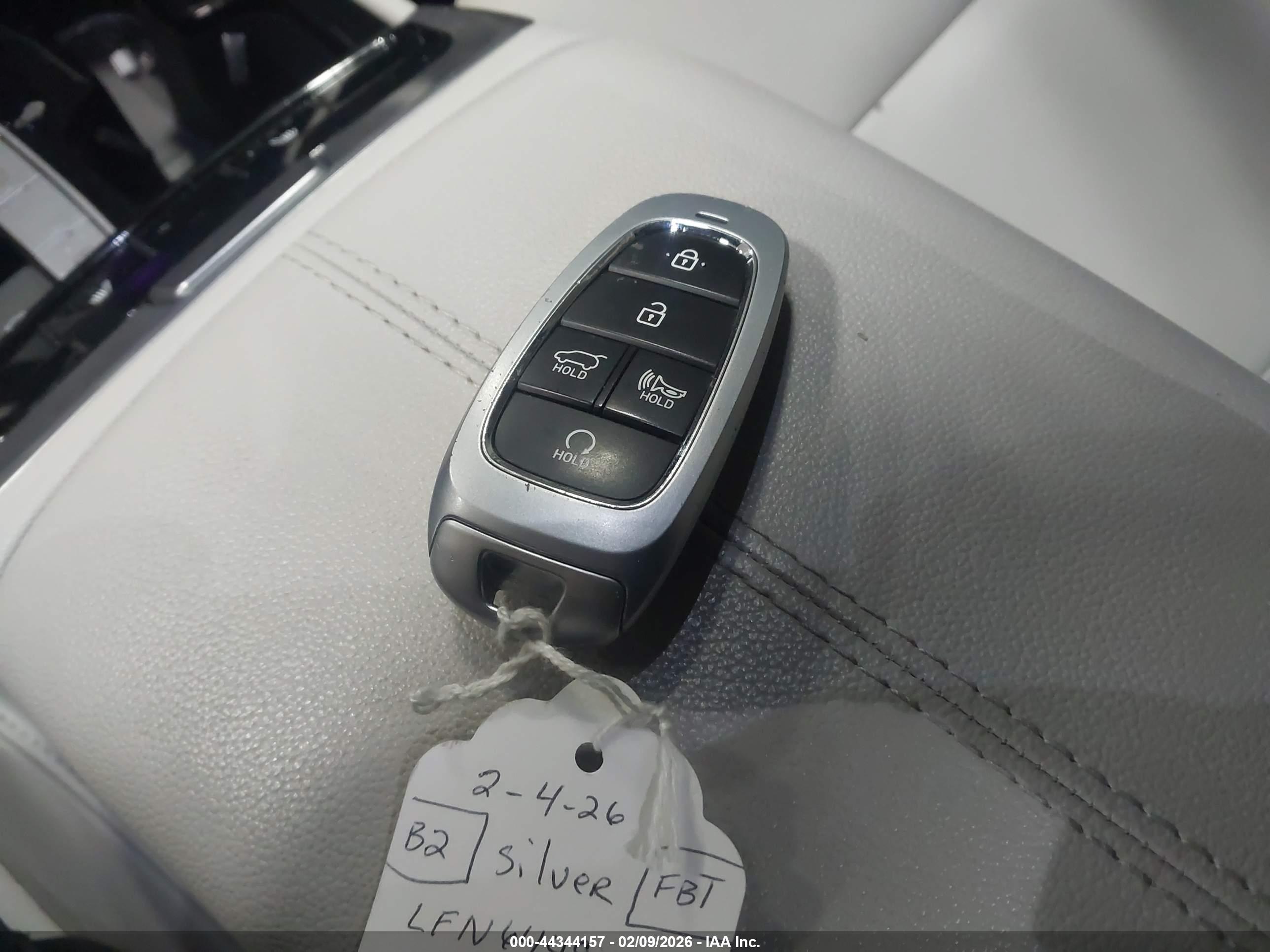 HYUNDAI TUCSON image 11