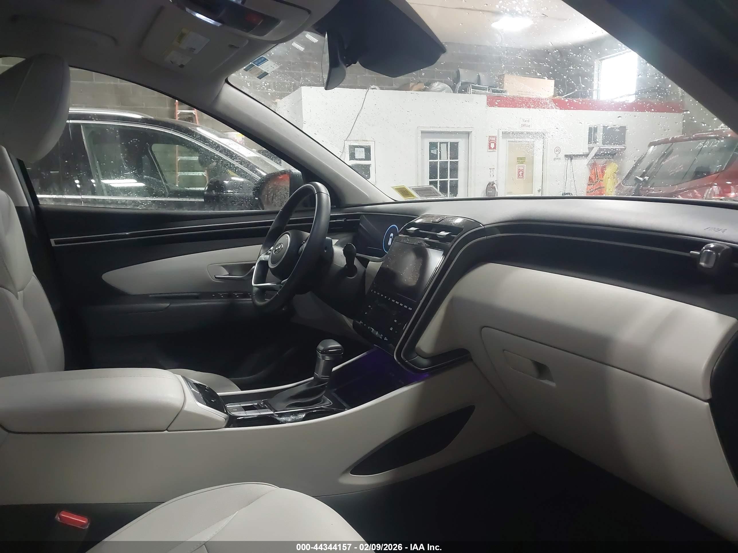 HYUNDAI TUCSON image 5