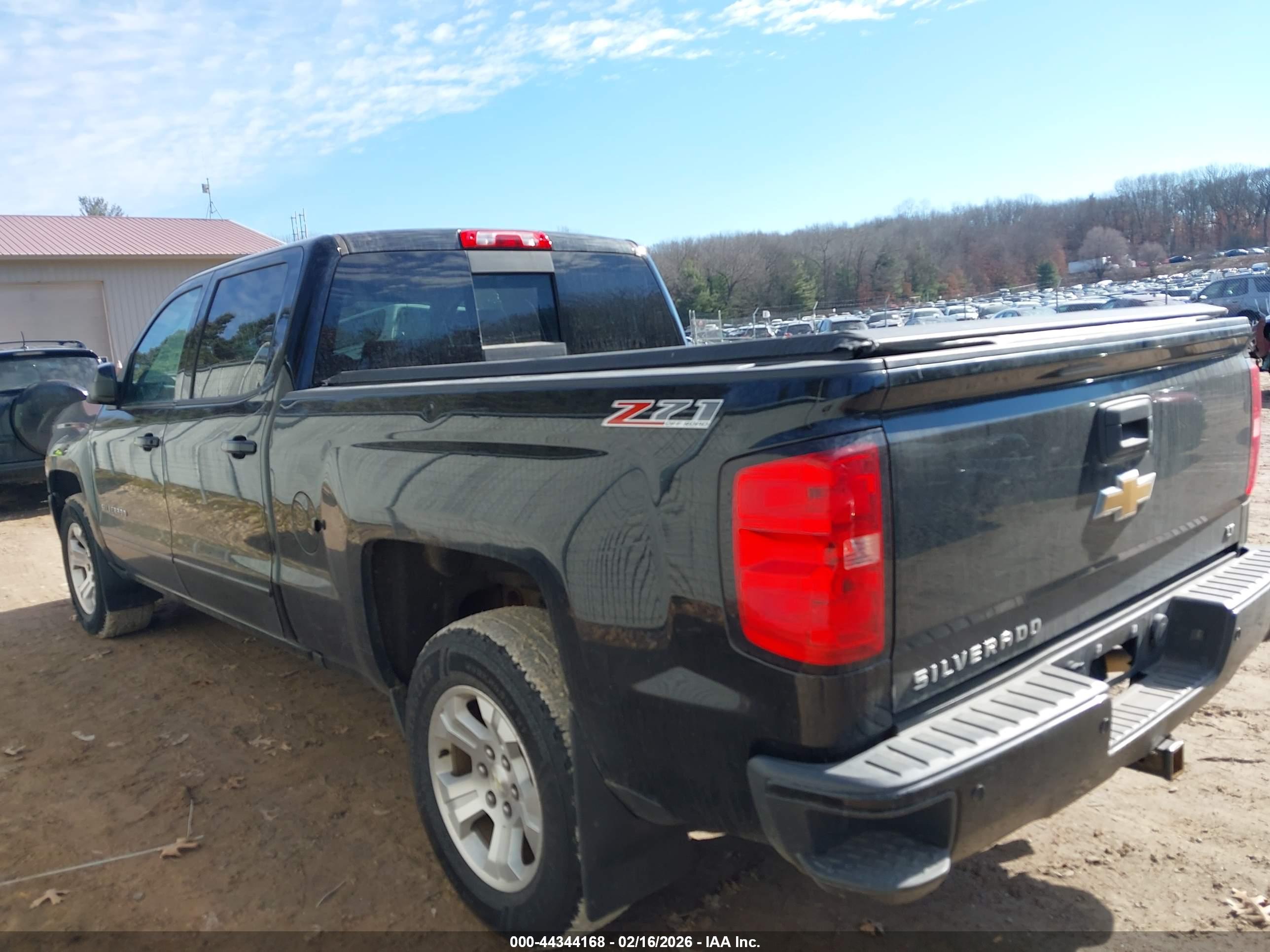 CHEVROLET SILVERADO image 3