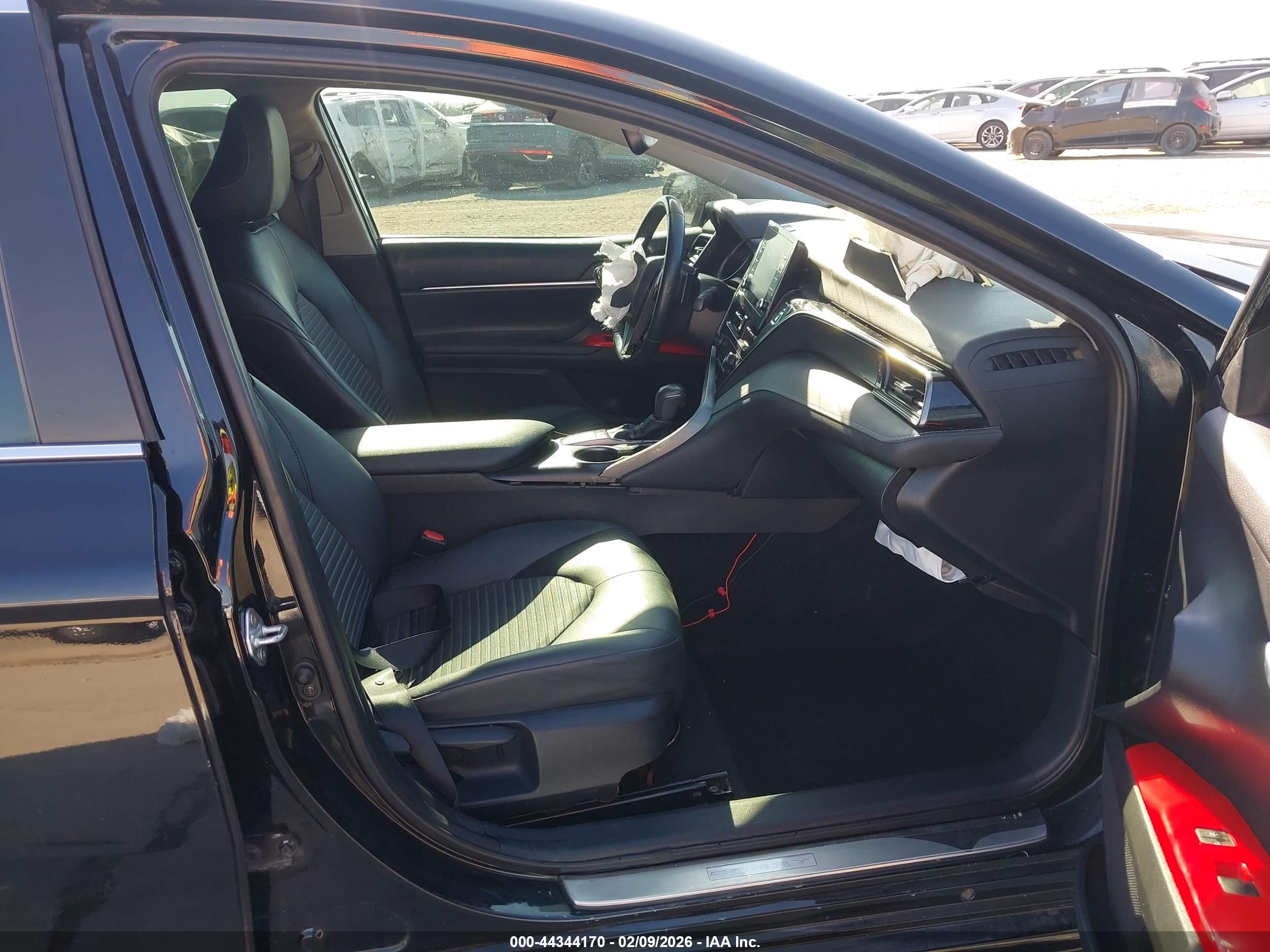 TOYOTA CAMRY image 5