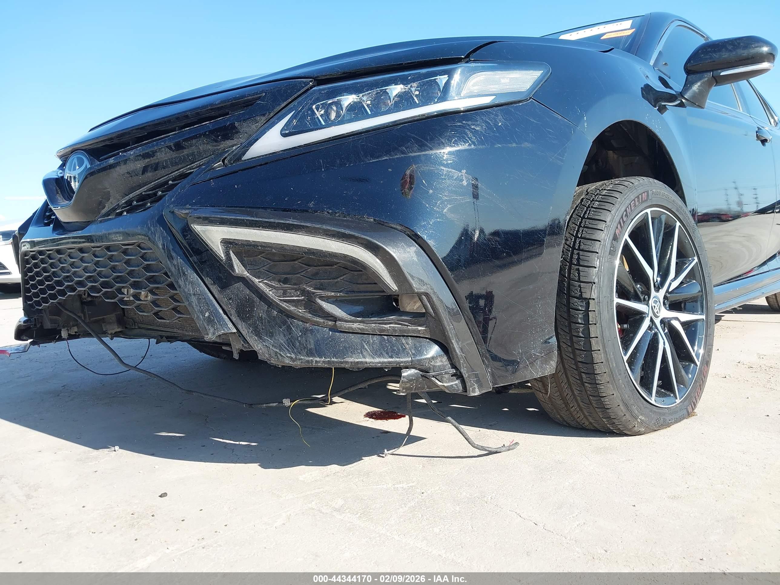 TOYOTA CAMRY image 6