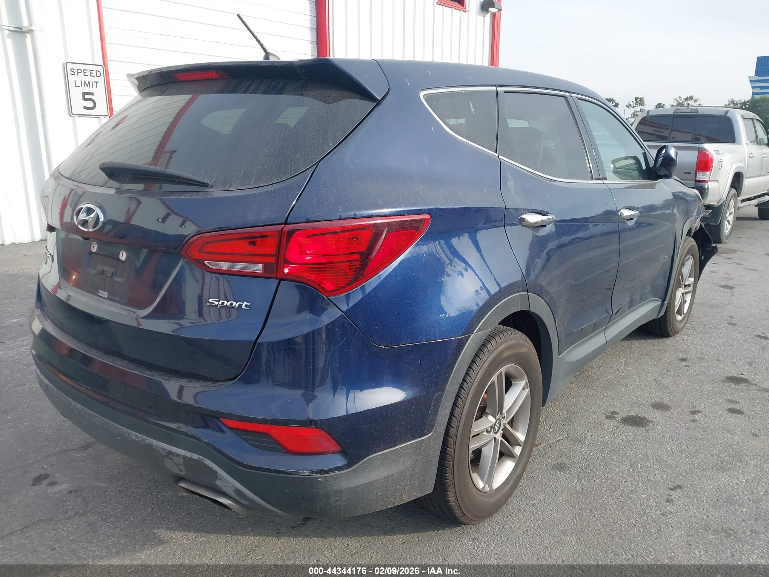 HYUNDAI SANTA image 4