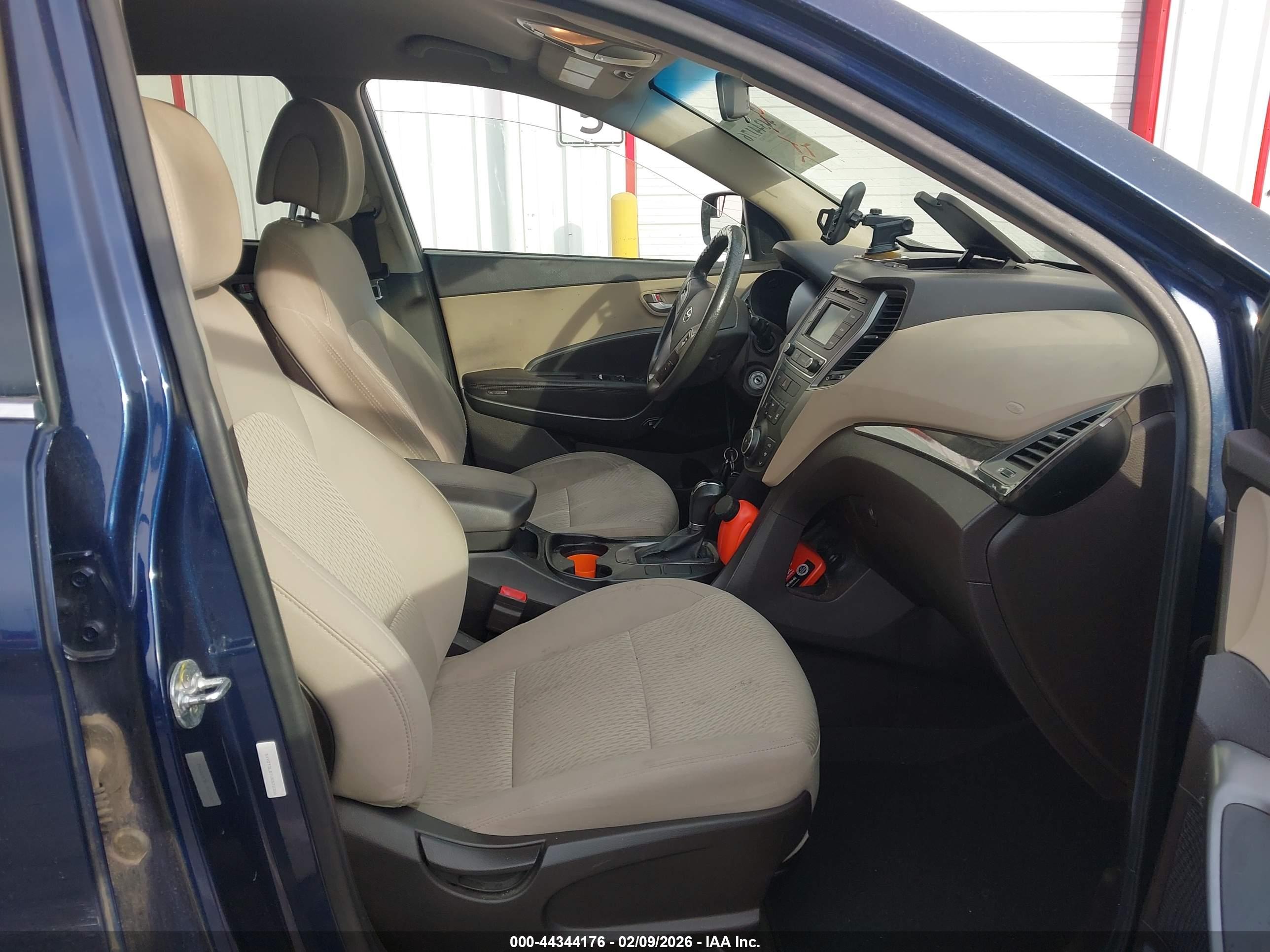 HYUNDAI SANTA image 5