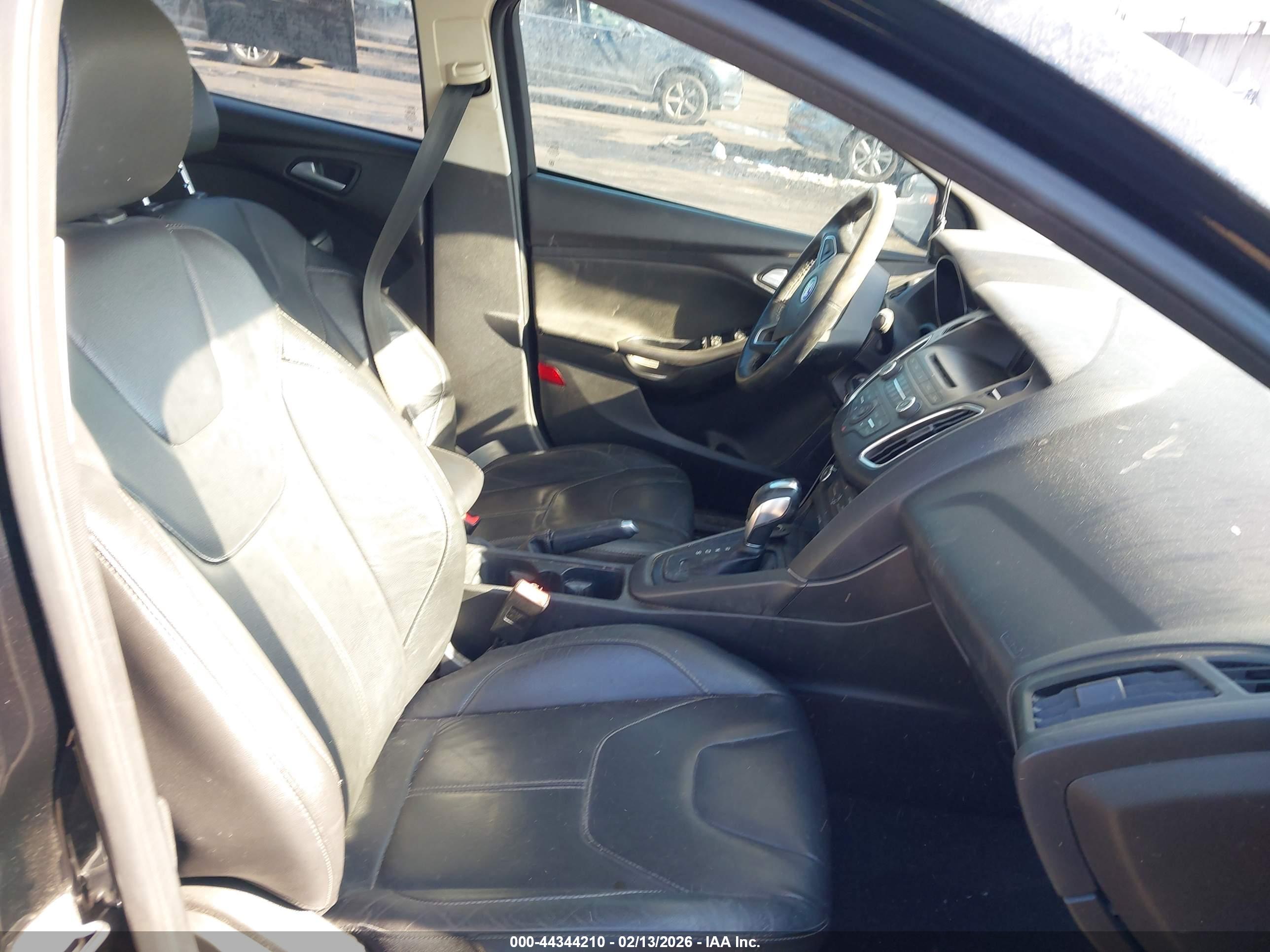 FORD FOCUS image 5
