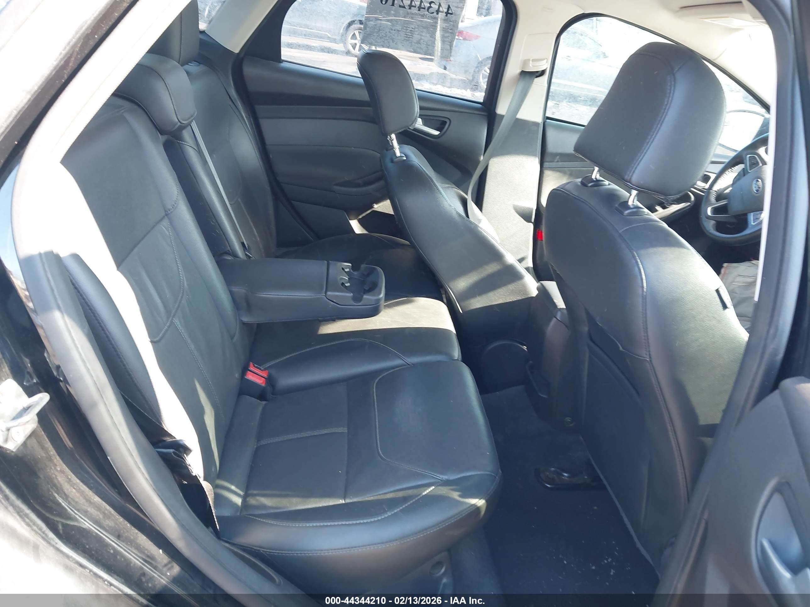 FORD FOCUS image 8