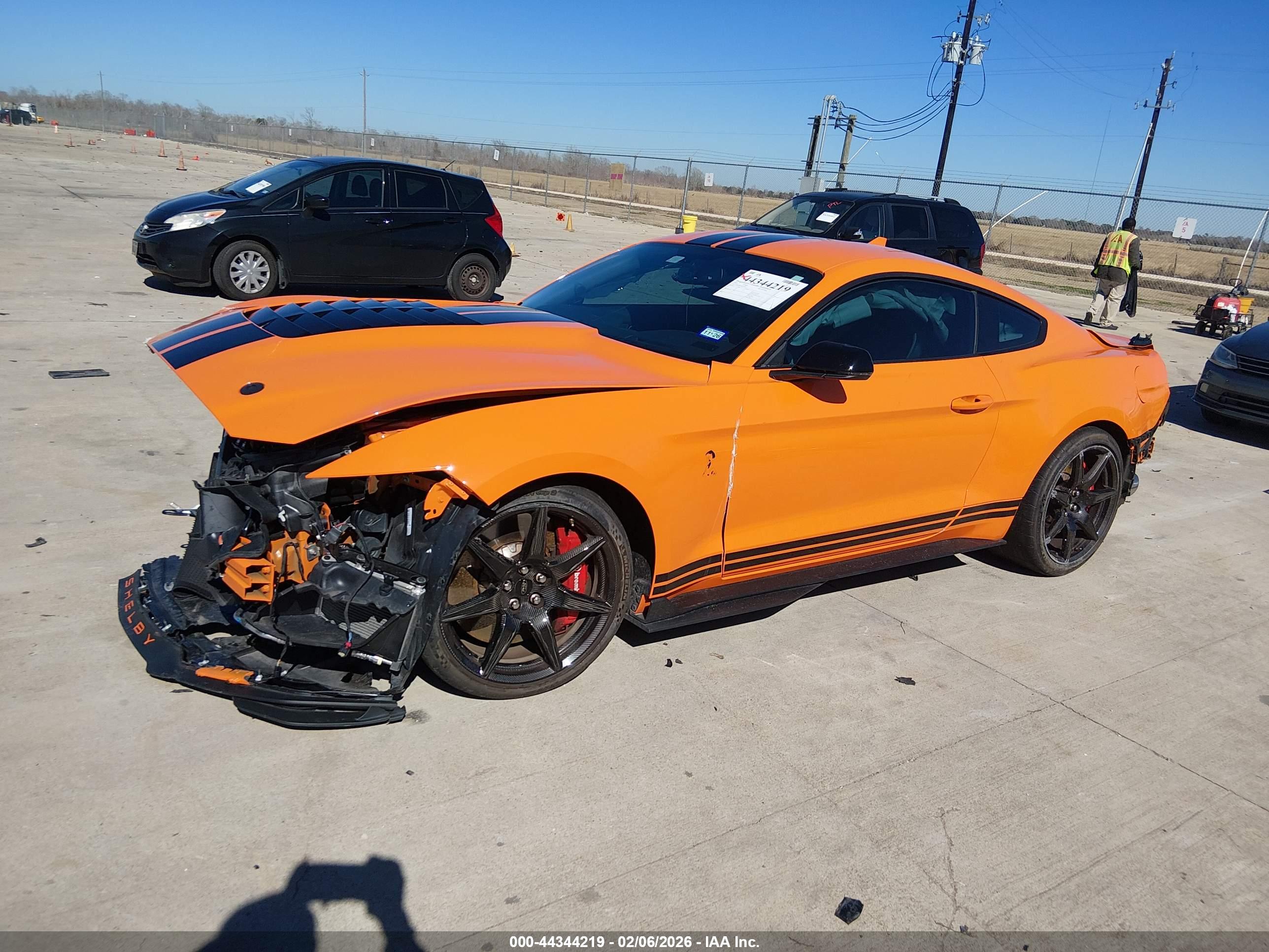 FORD MUSTANG image 2