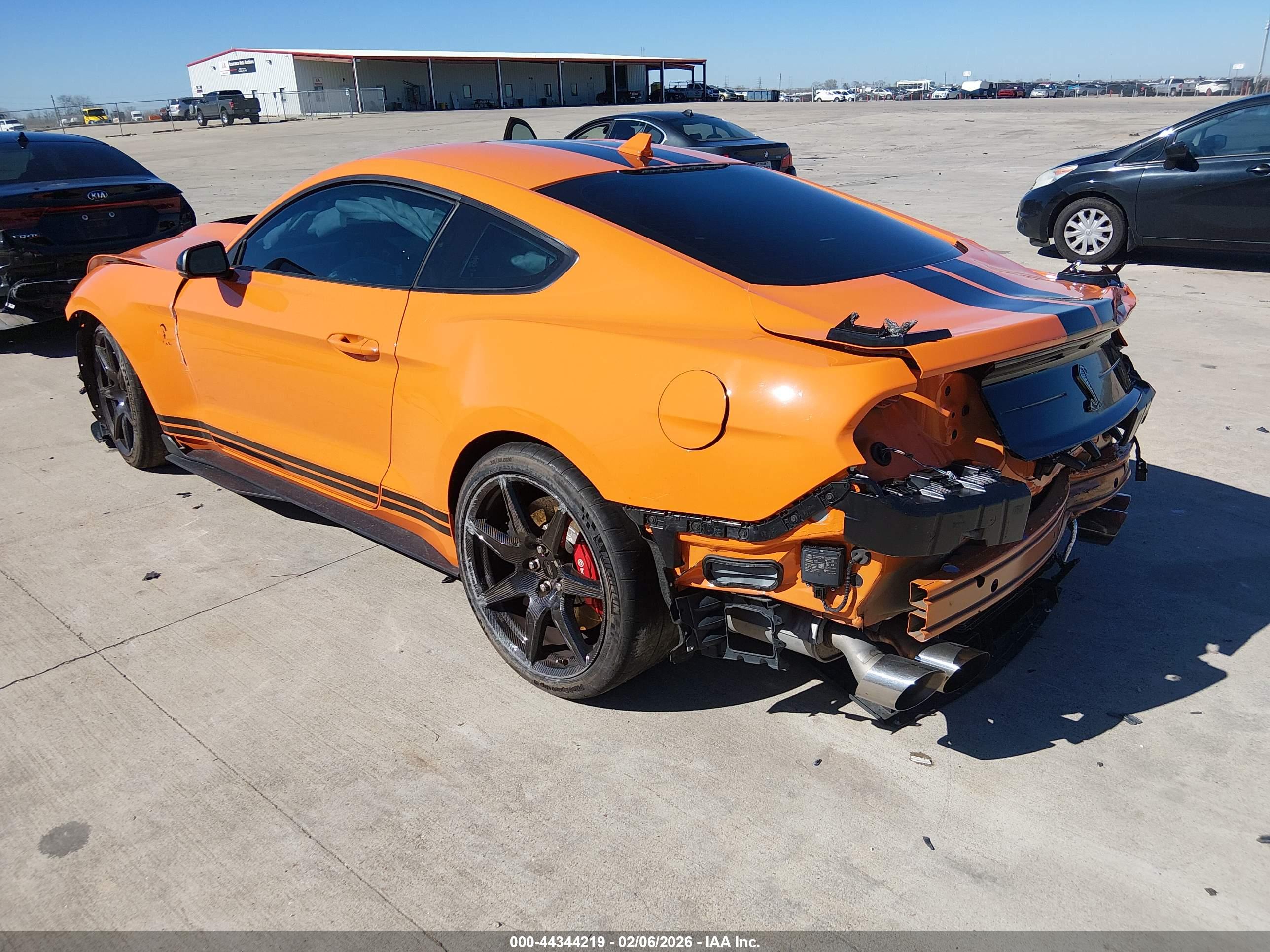 FORD MUSTANG image 3