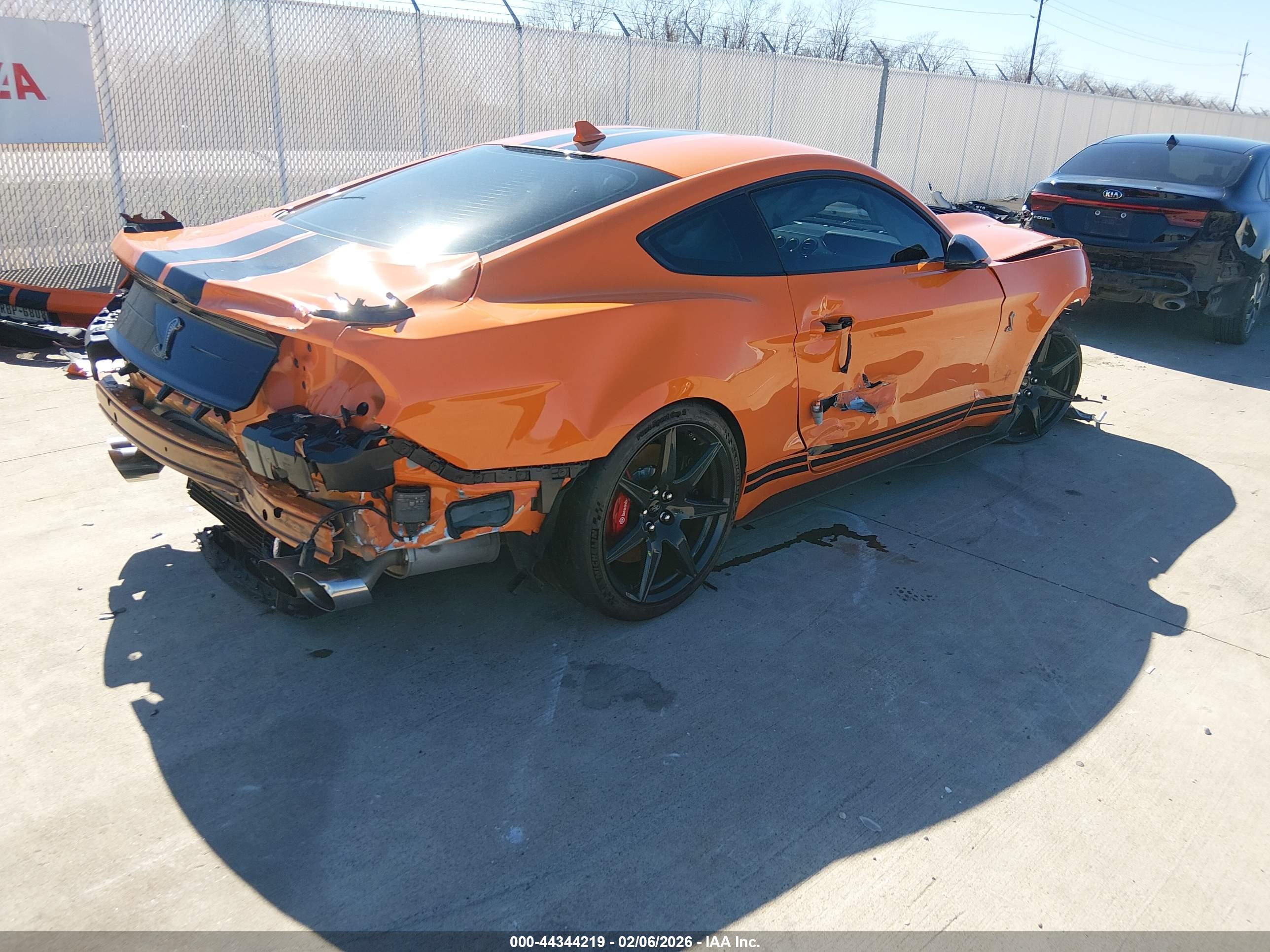 FORD MUSTANG image 4