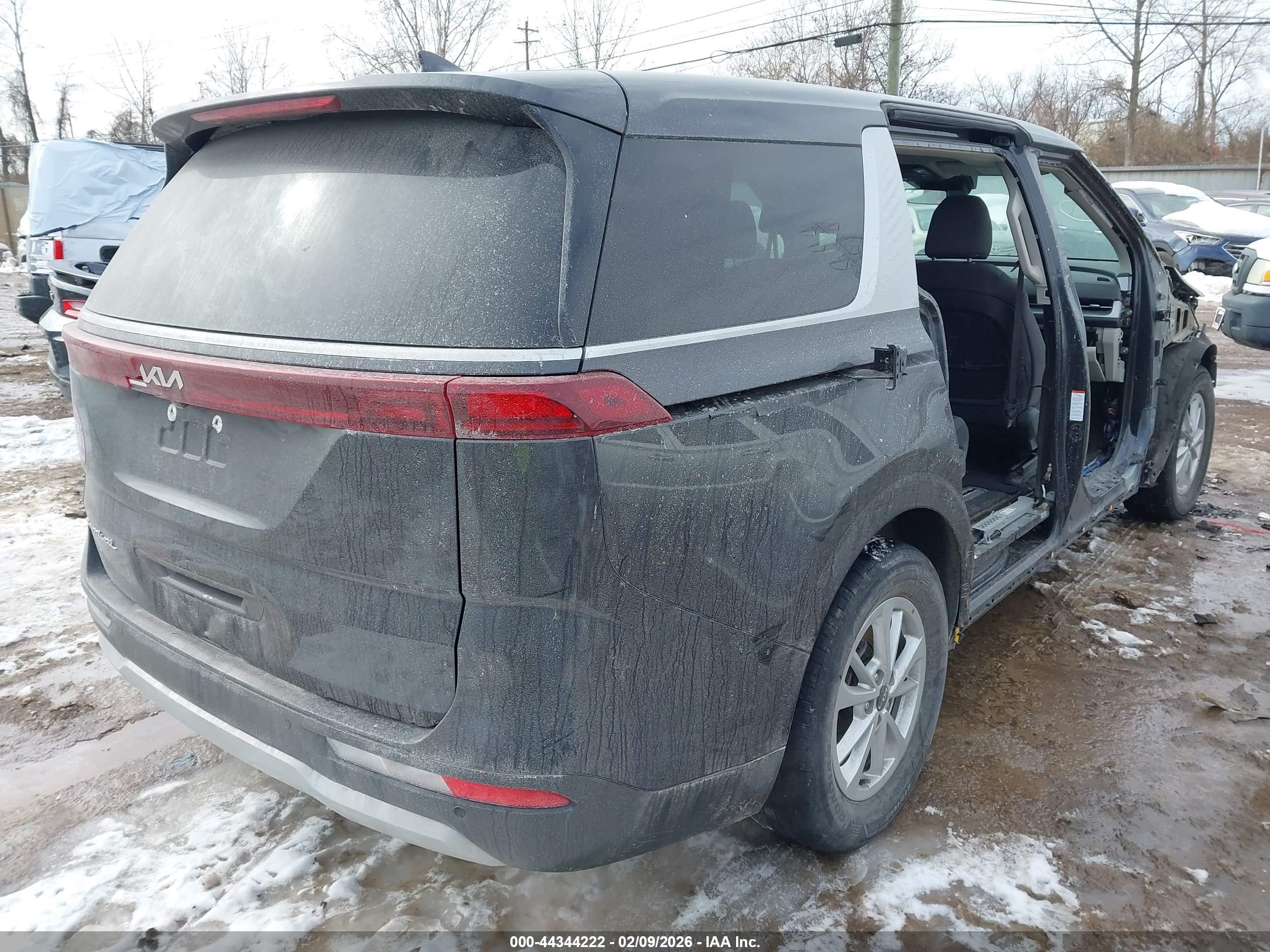 KIA CARNIVAL image 4