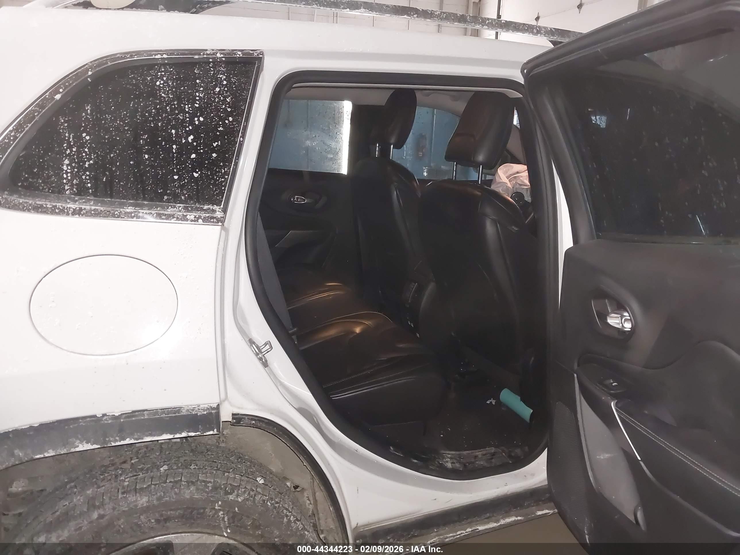 JEEP CHEROKEE image 8