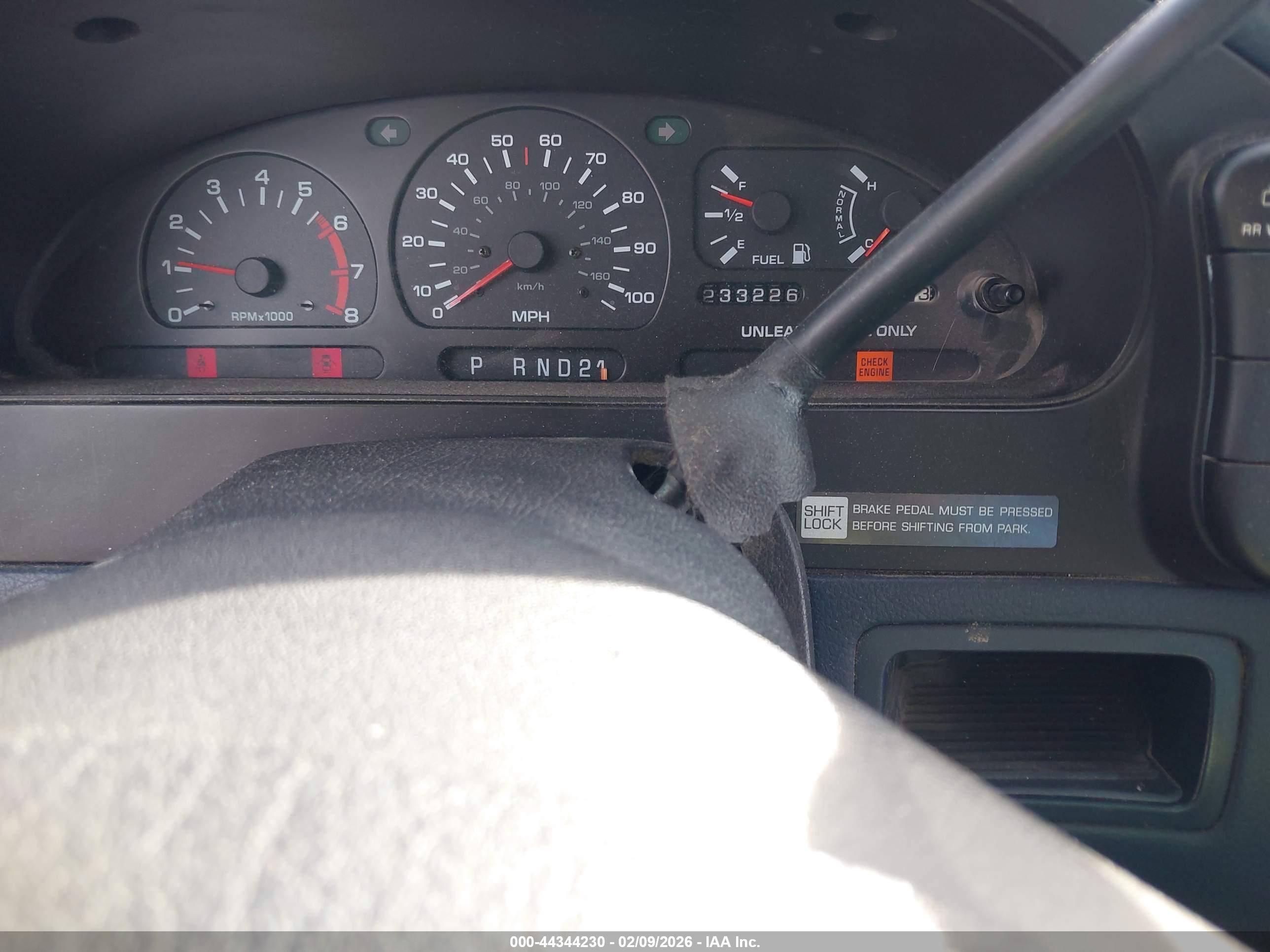 NISSAN QUEST image 7