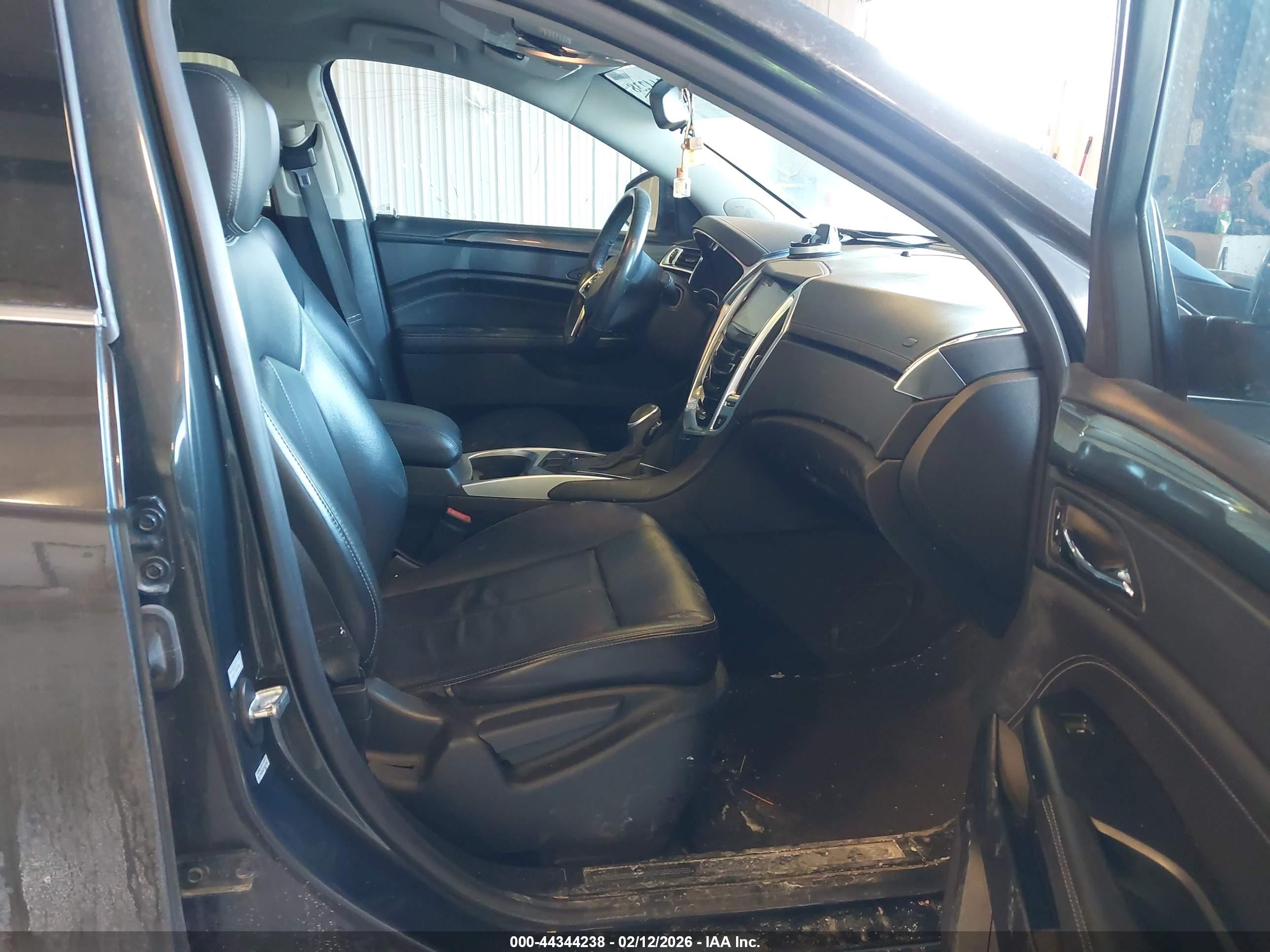 CADILLAC SRX image 5