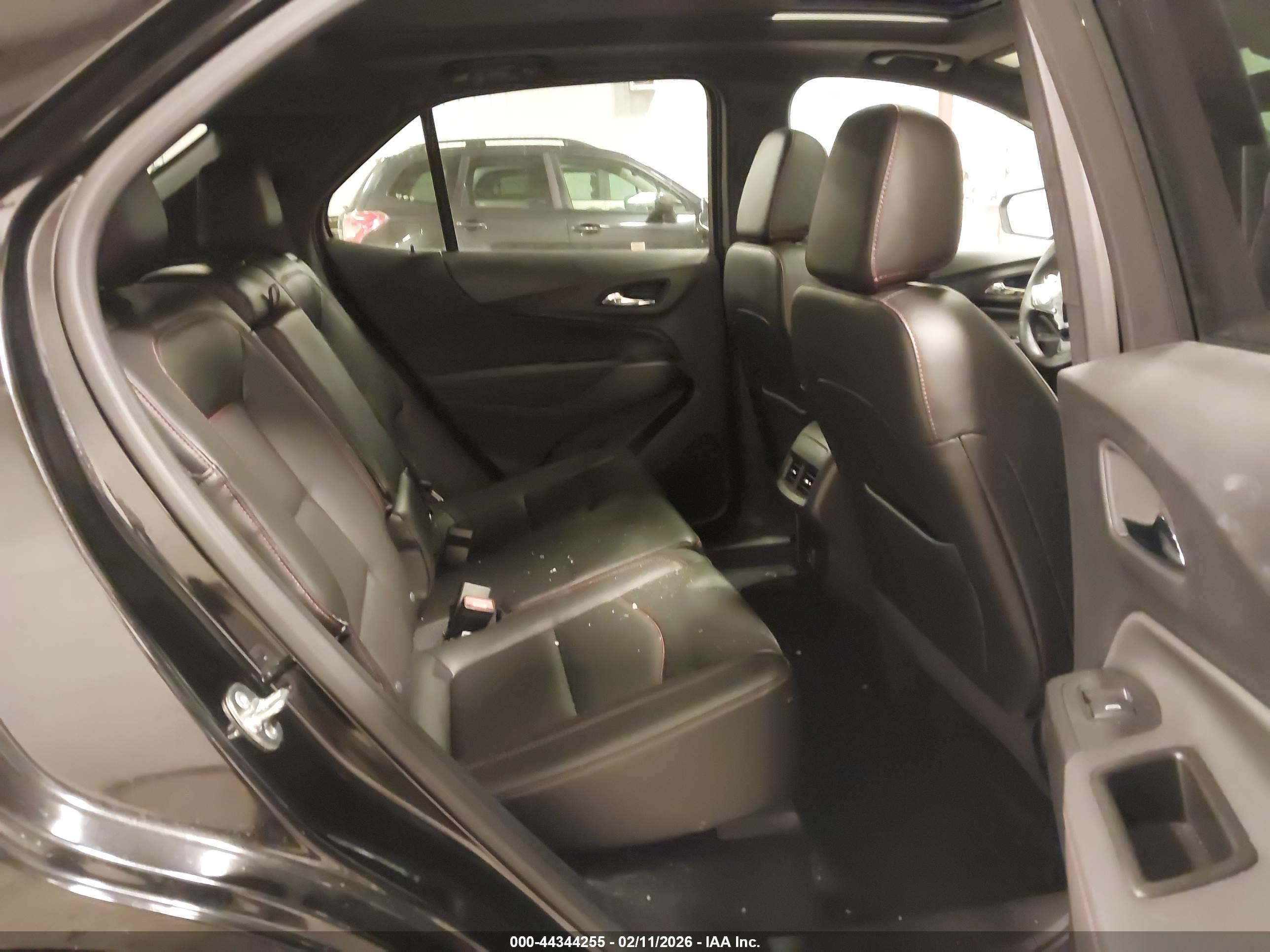 CHEVROLET EQUINOX image 8