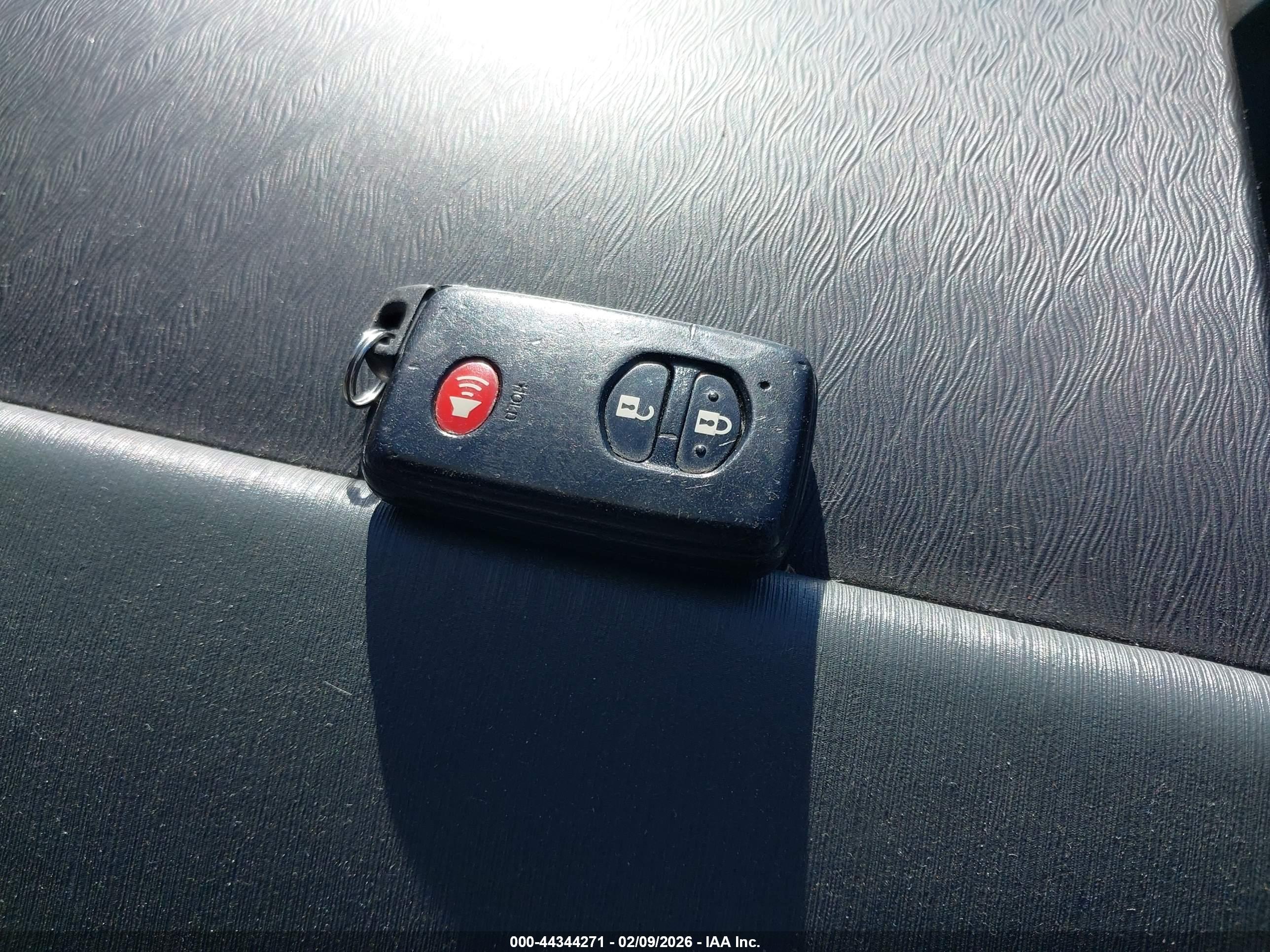 TOYOTA PRIUS image 11