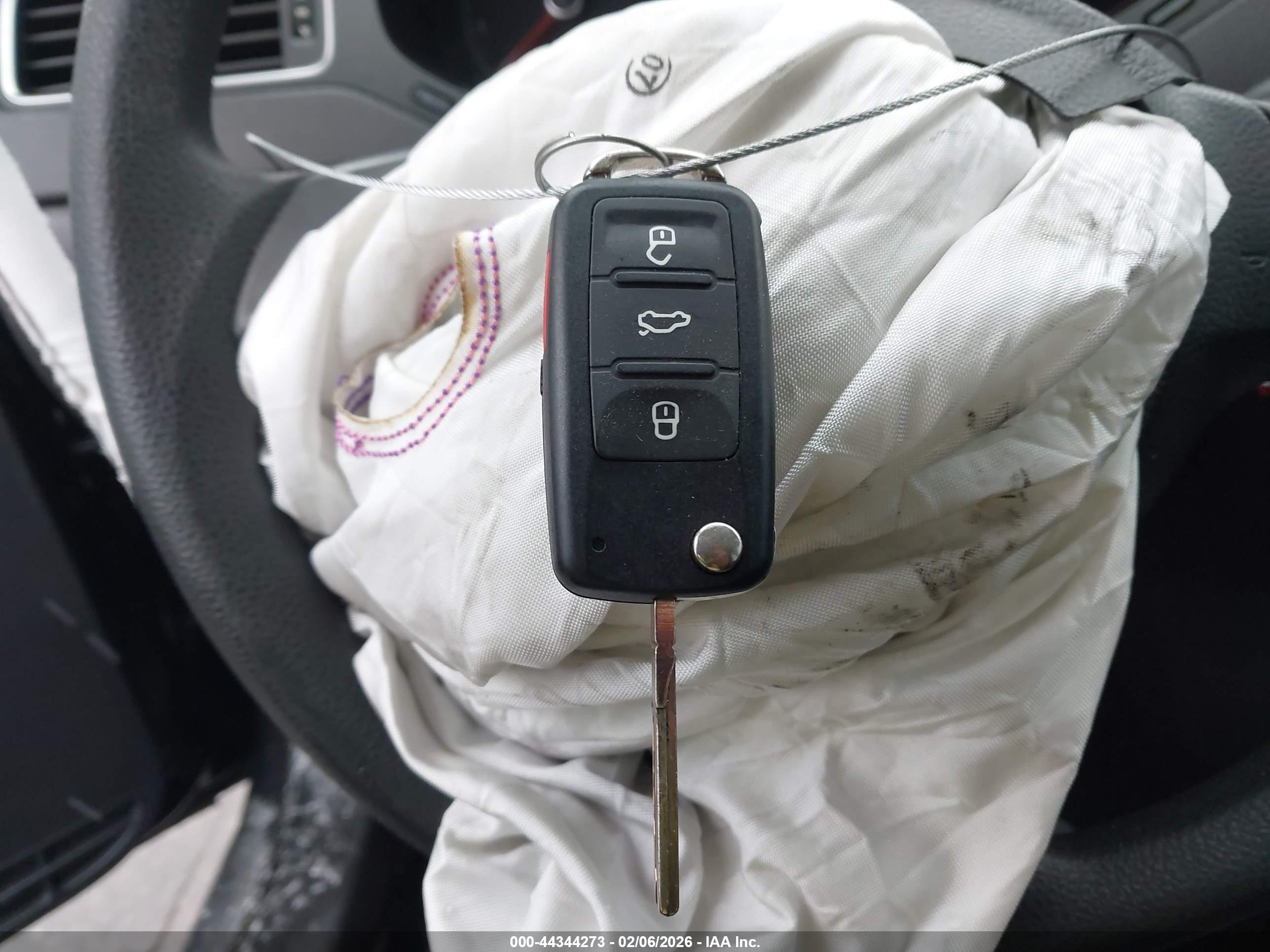 VOLKSWAGEN JETTA image 11