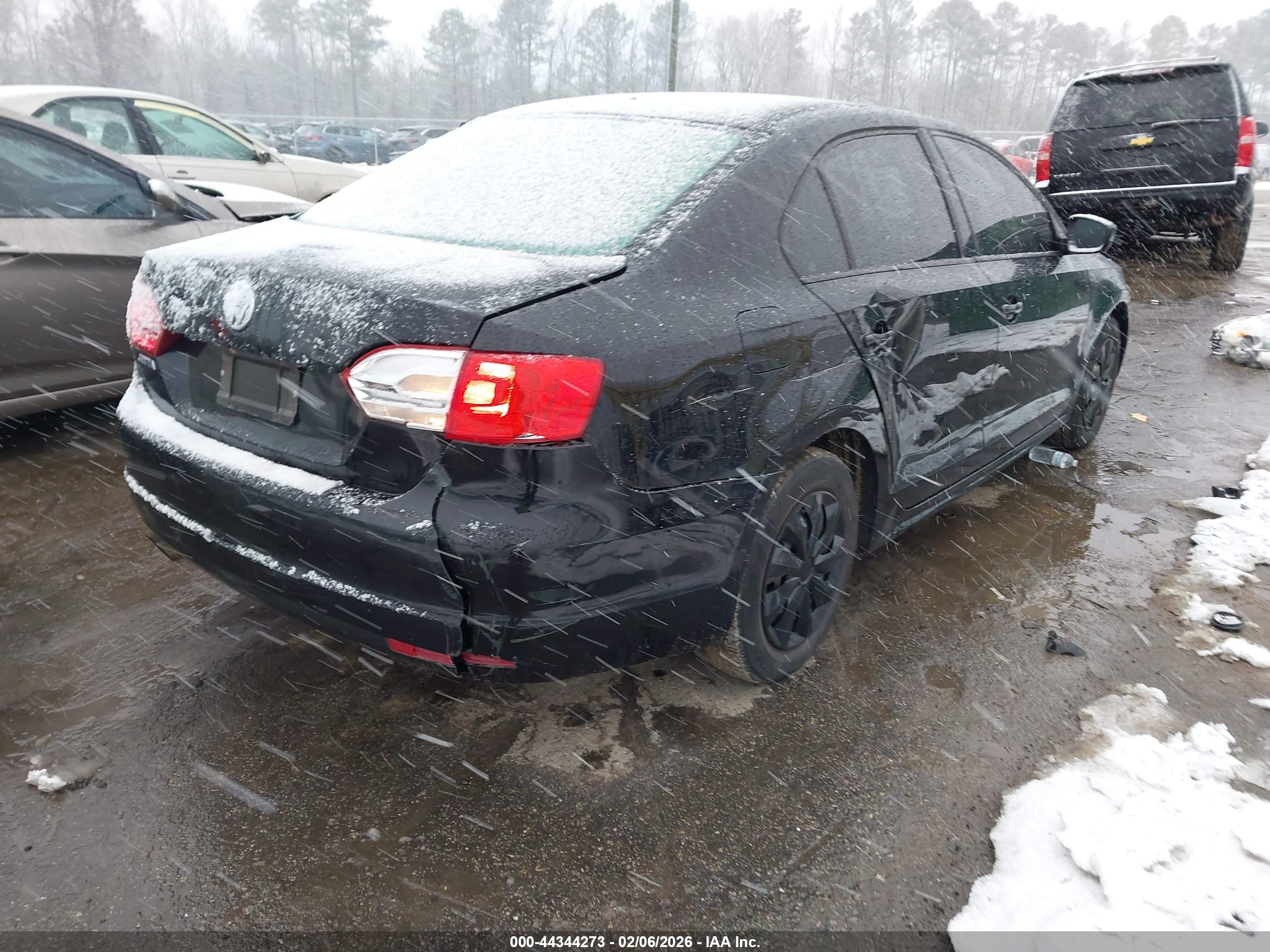 VOLKSWAGEN JETTA image 4