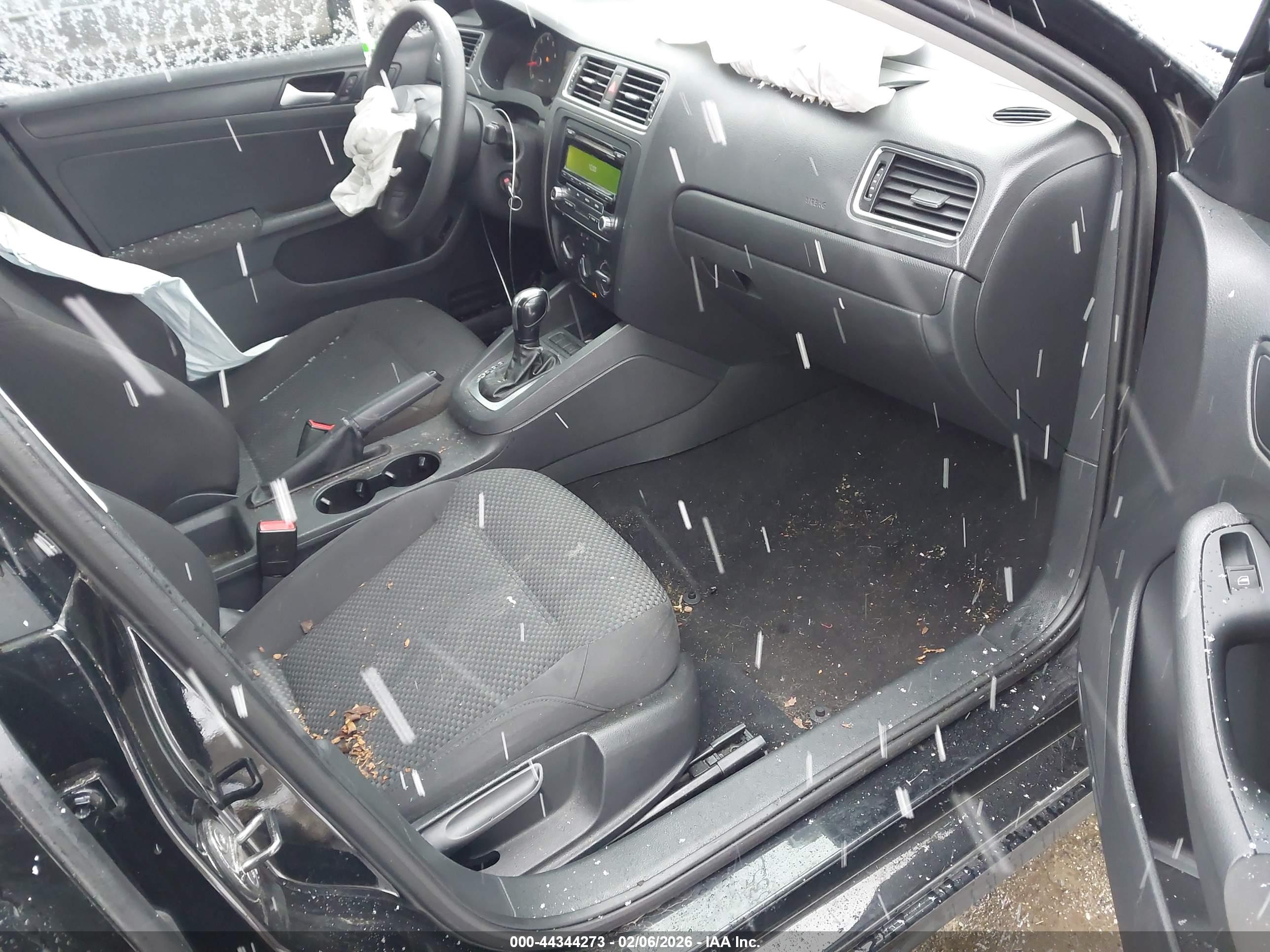VOLKSWAGEN JETTA image 5