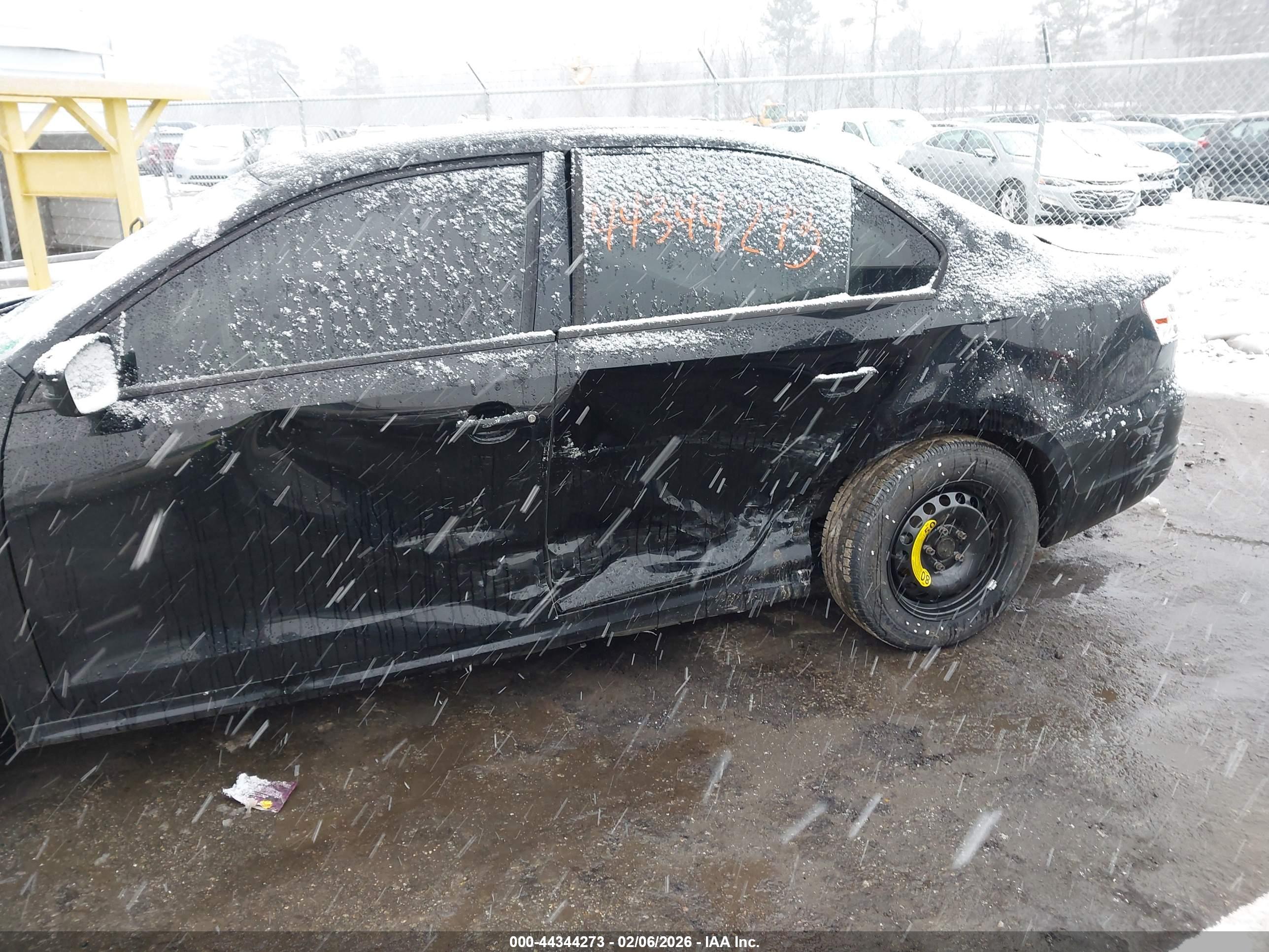 VOLKSWAGEN JETTA image 6