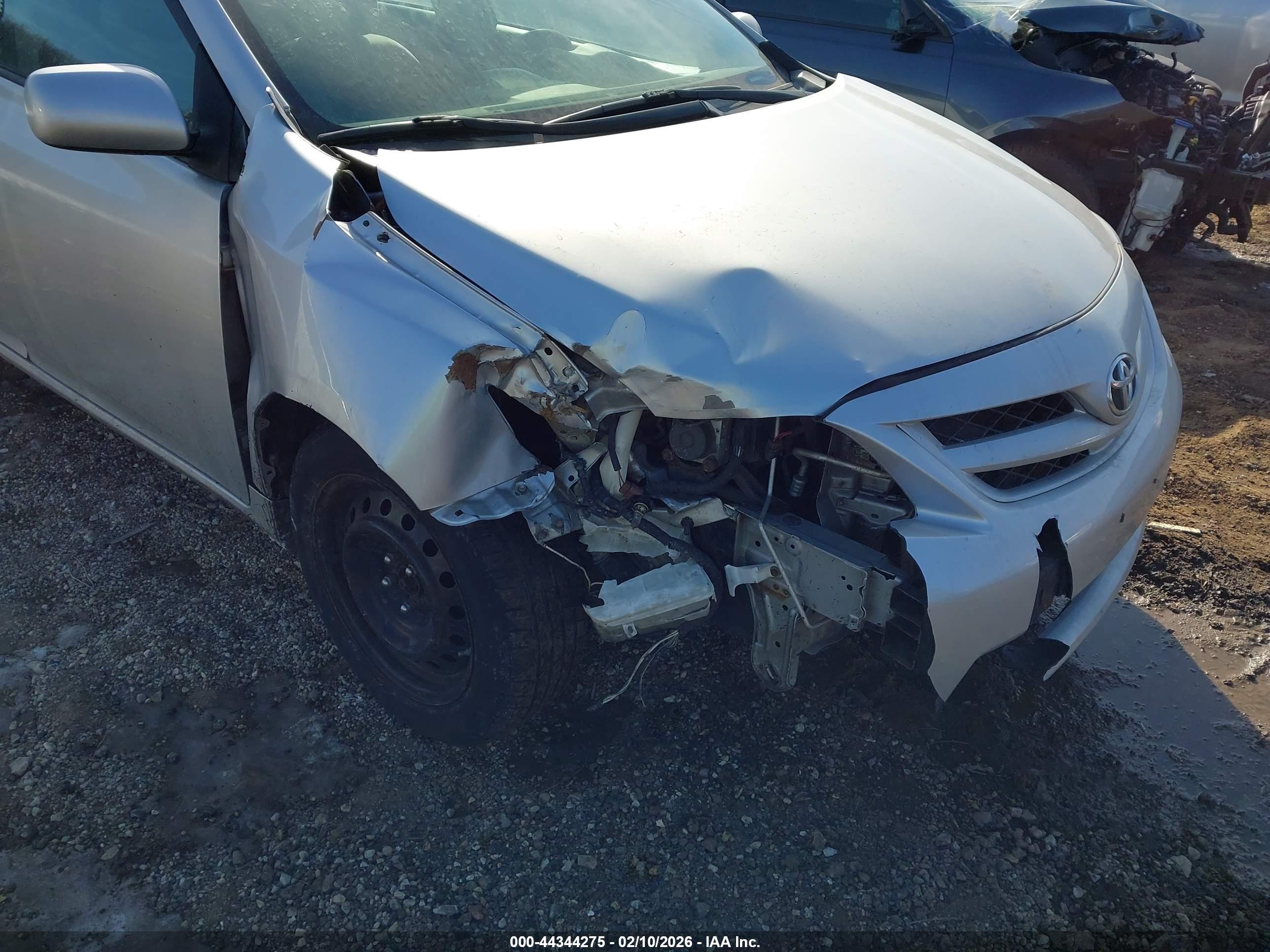 TOYOTA COROLLA image 6