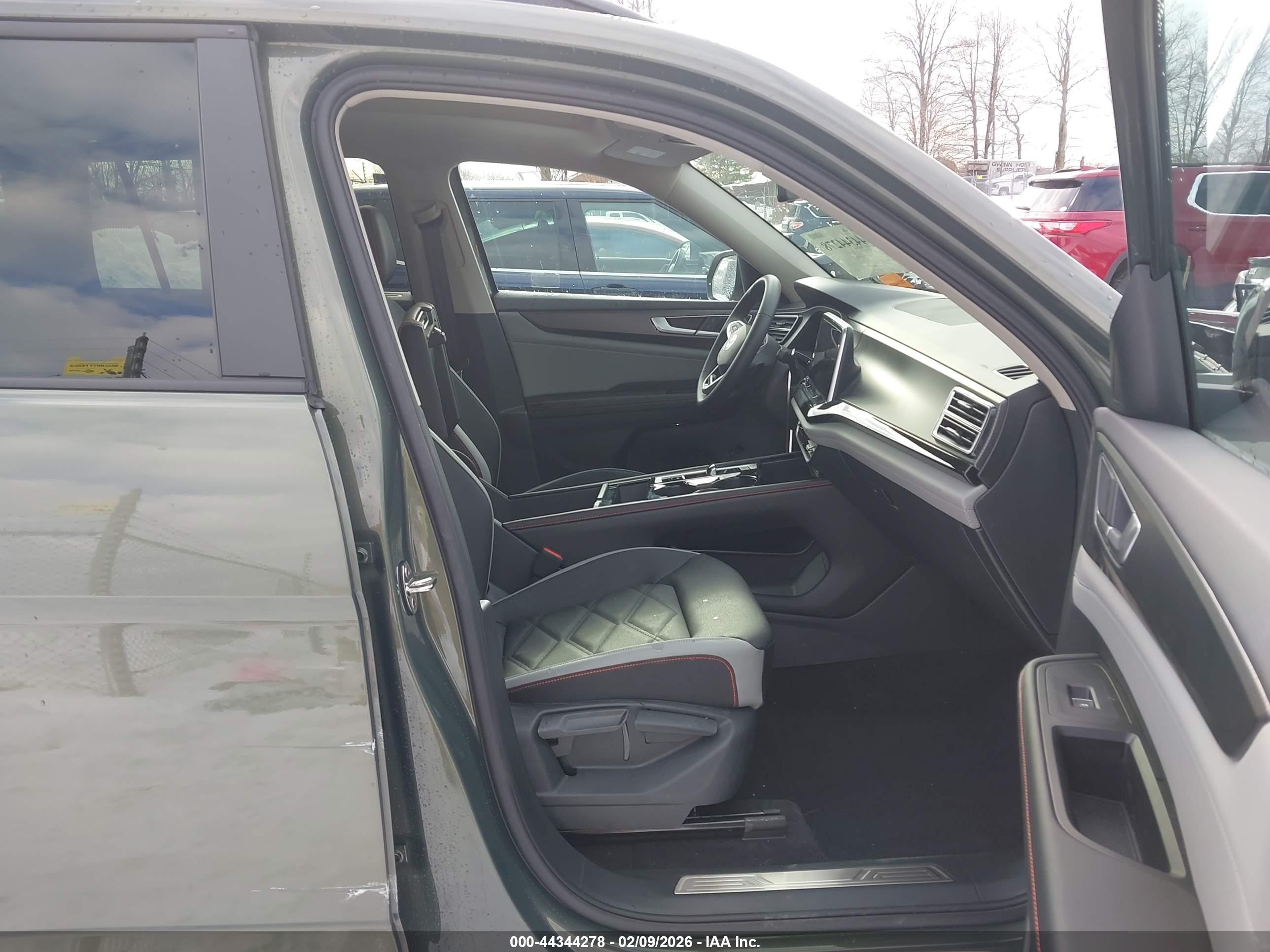 VOLKSWAGEN ATLAS image 5
