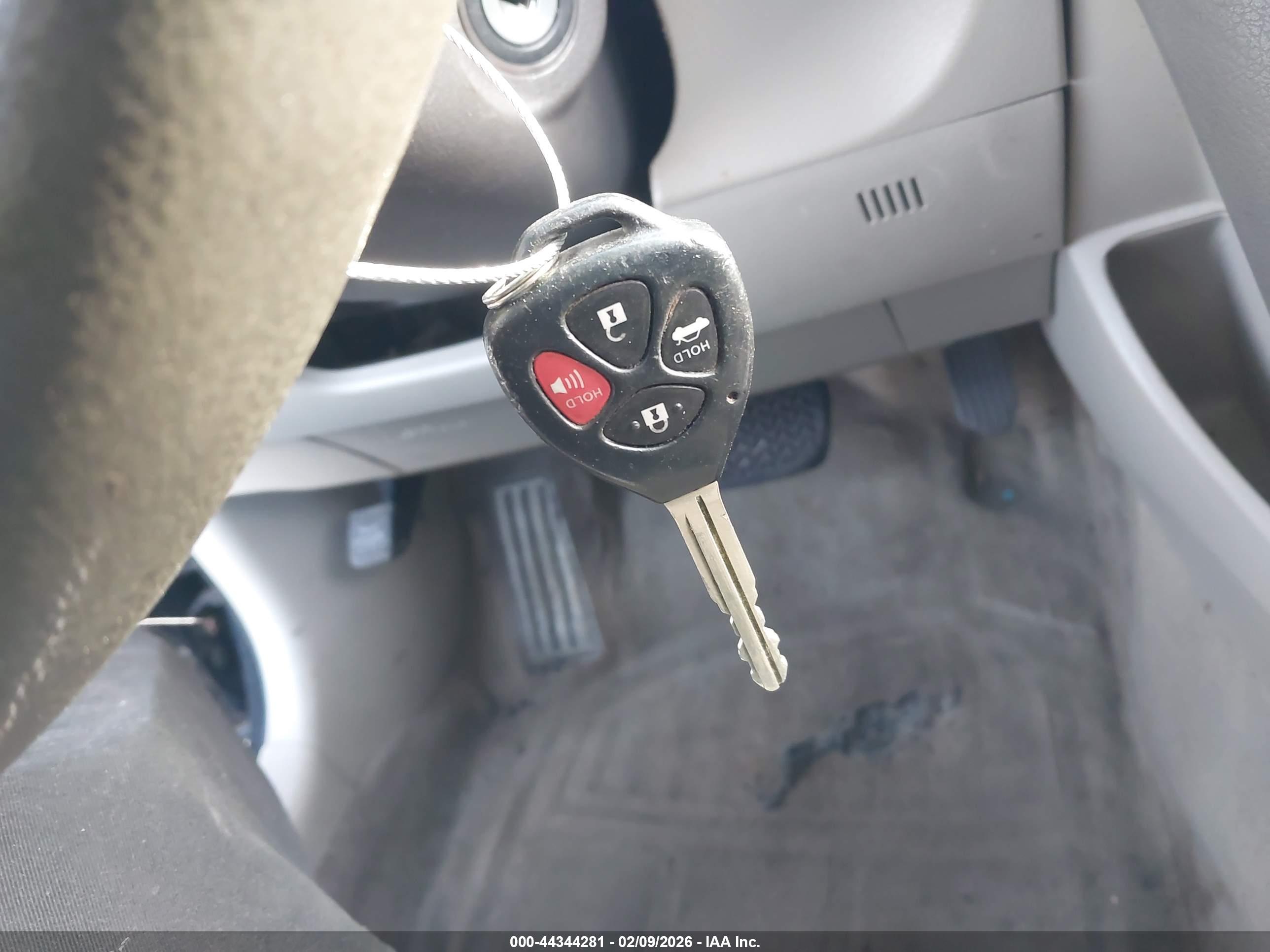 TOYOTA CAMRY image 11