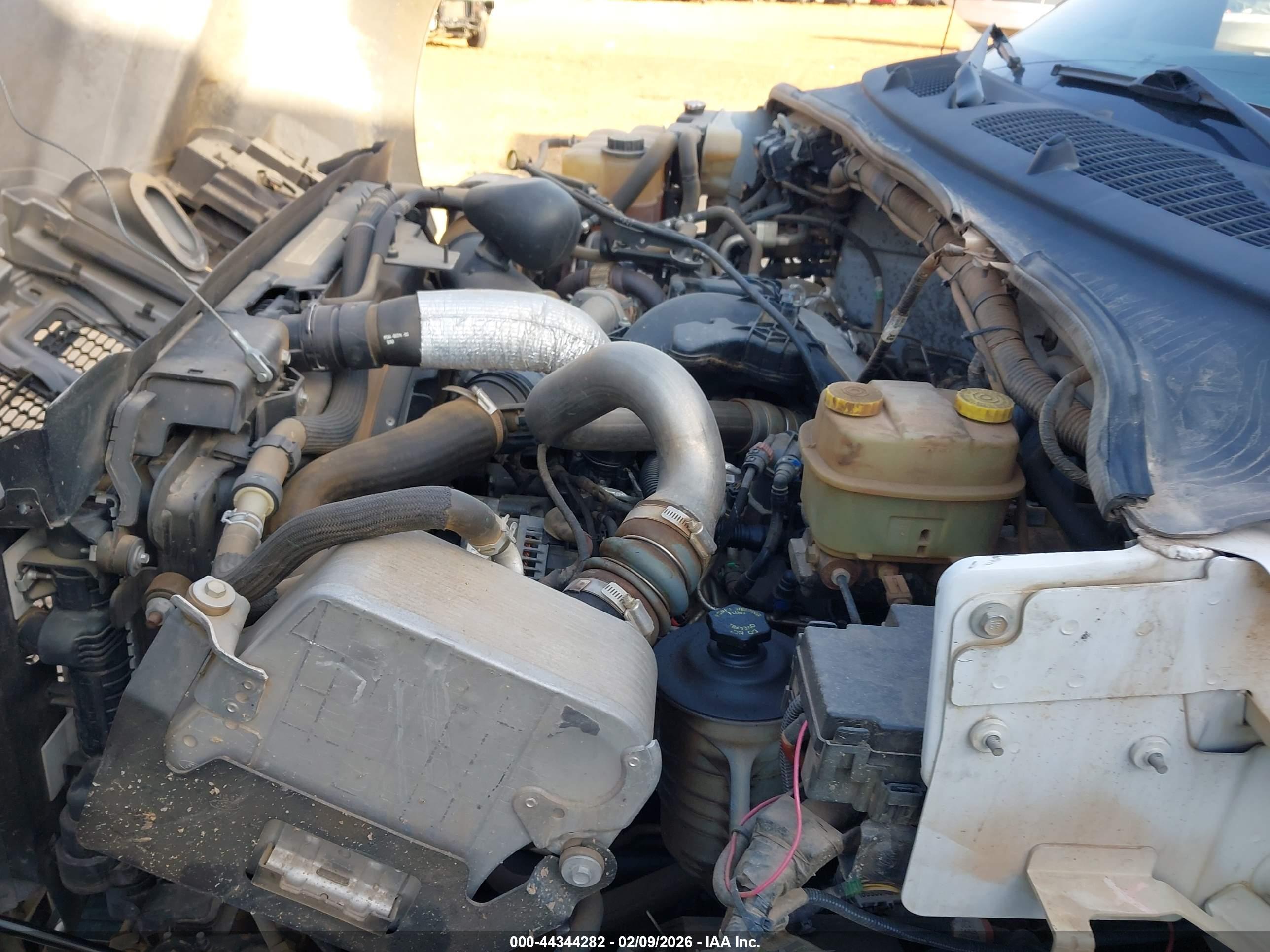 FORD F-750 image 10