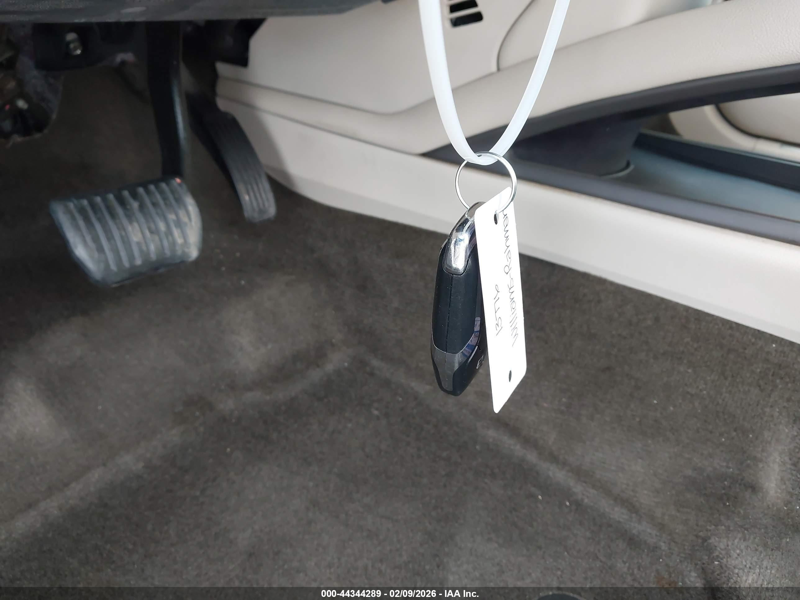 LINCOLN MKZ image 11