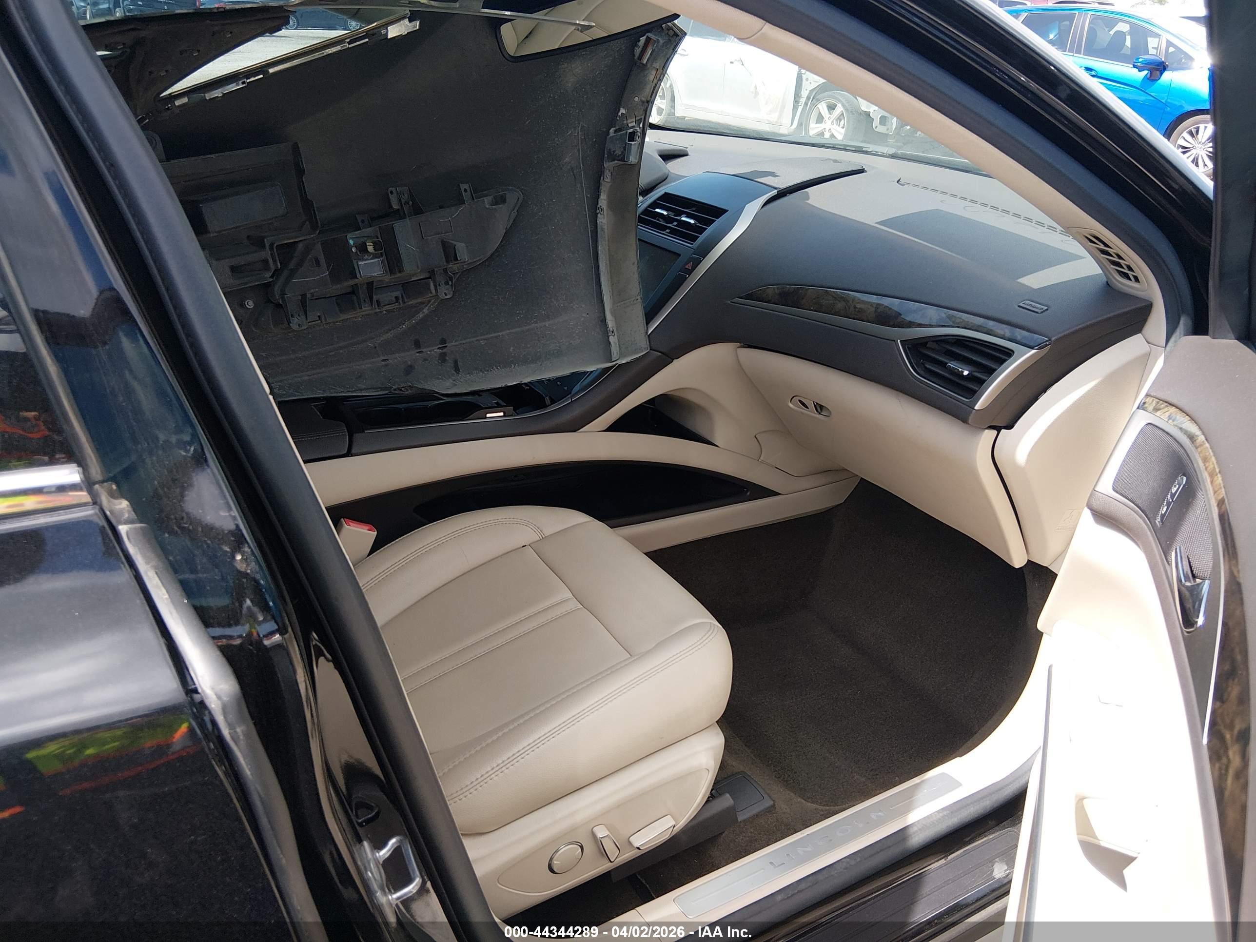 LINCOLN MKZ image 5